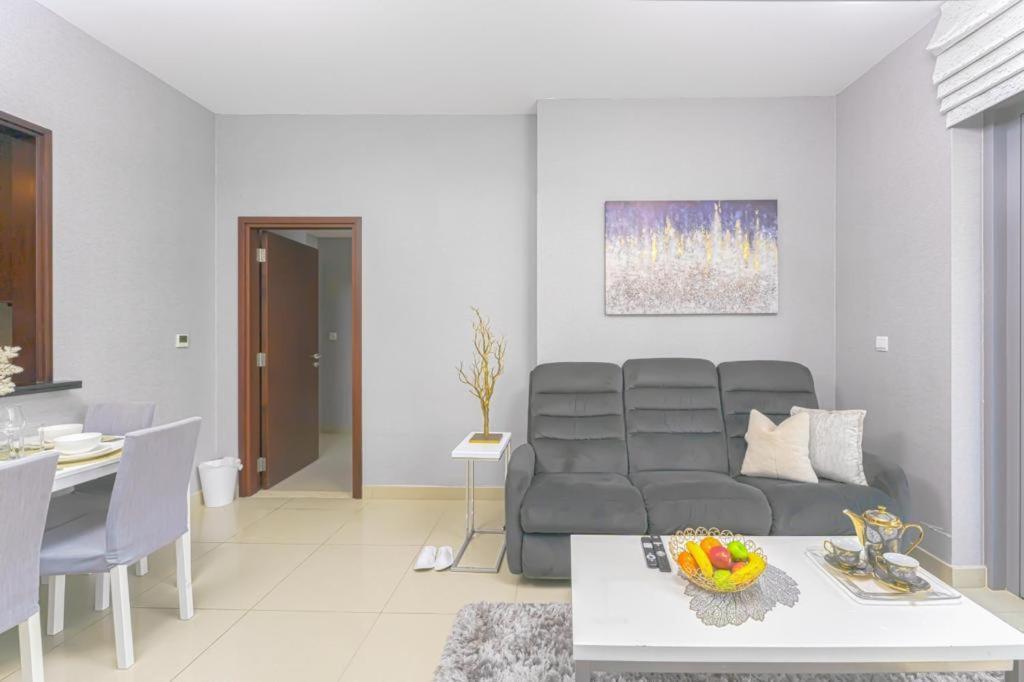 Apartment Modern Luxury 2br At Bd 29 Blvd Dubai