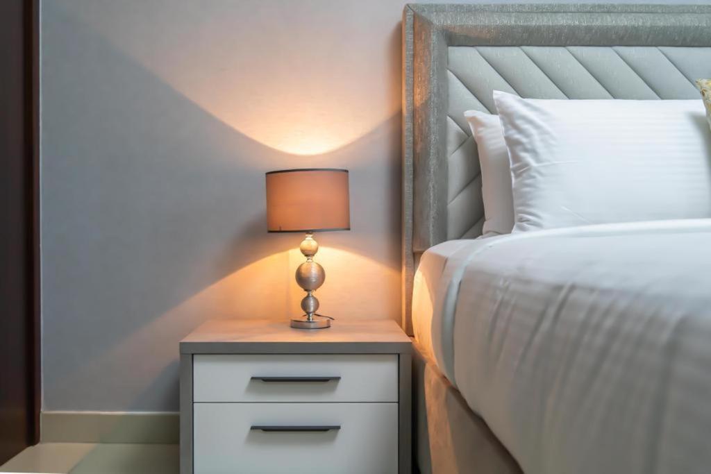 Apartment Modern Luxury 2br At Bd 29 Blvd Dubai