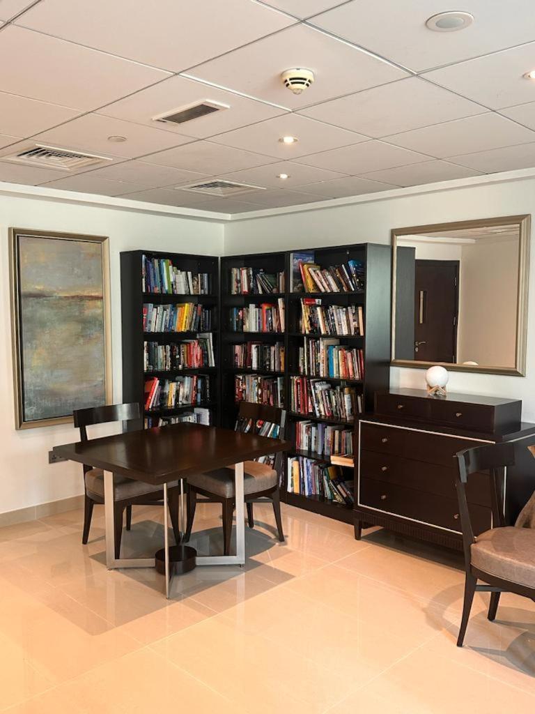 Modern Luxury 2br At Bd 29 Blvd * Dubai