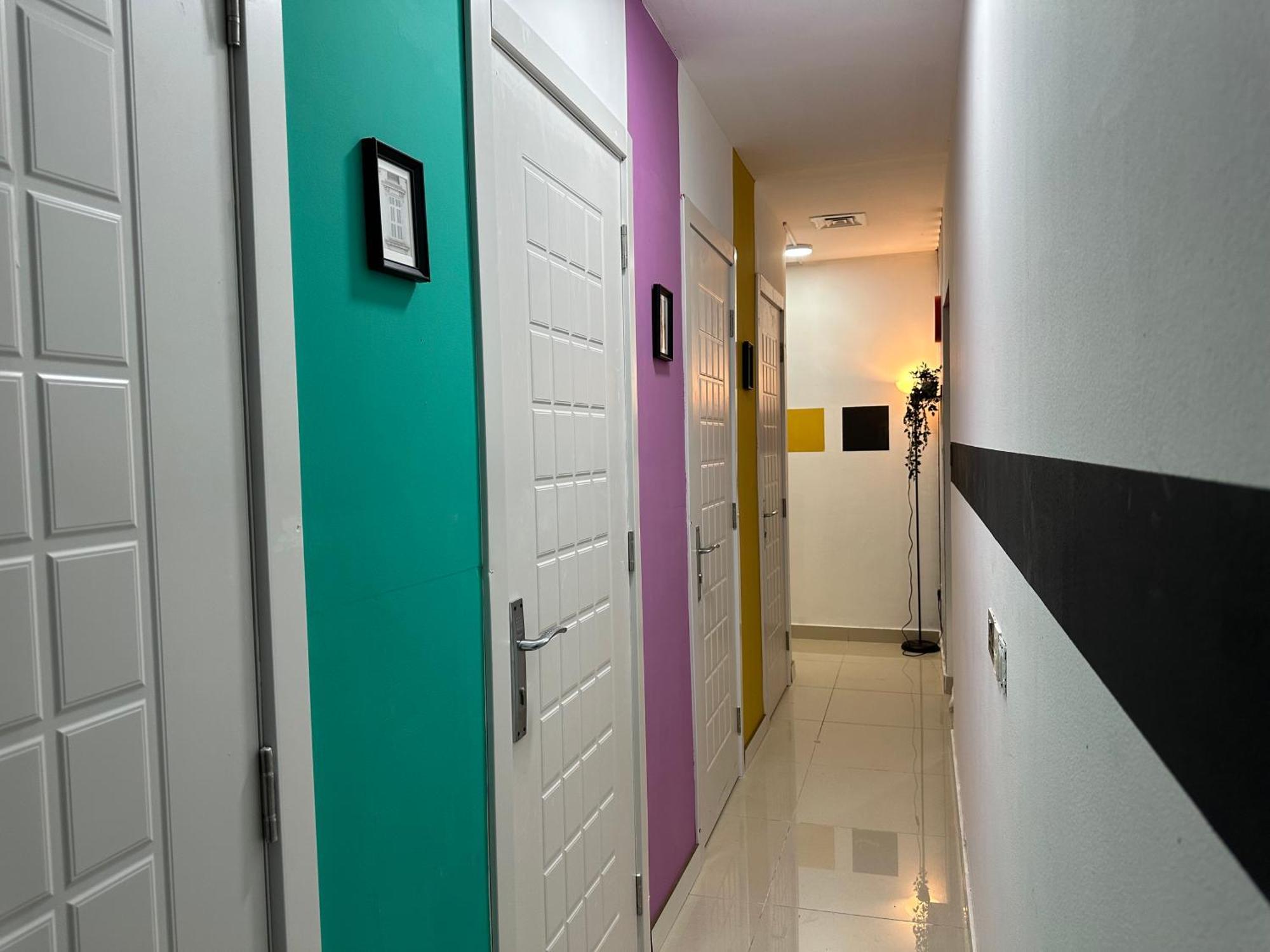 Striped Partition In Barsha 1 Near Mall Of The Emirates Dubai