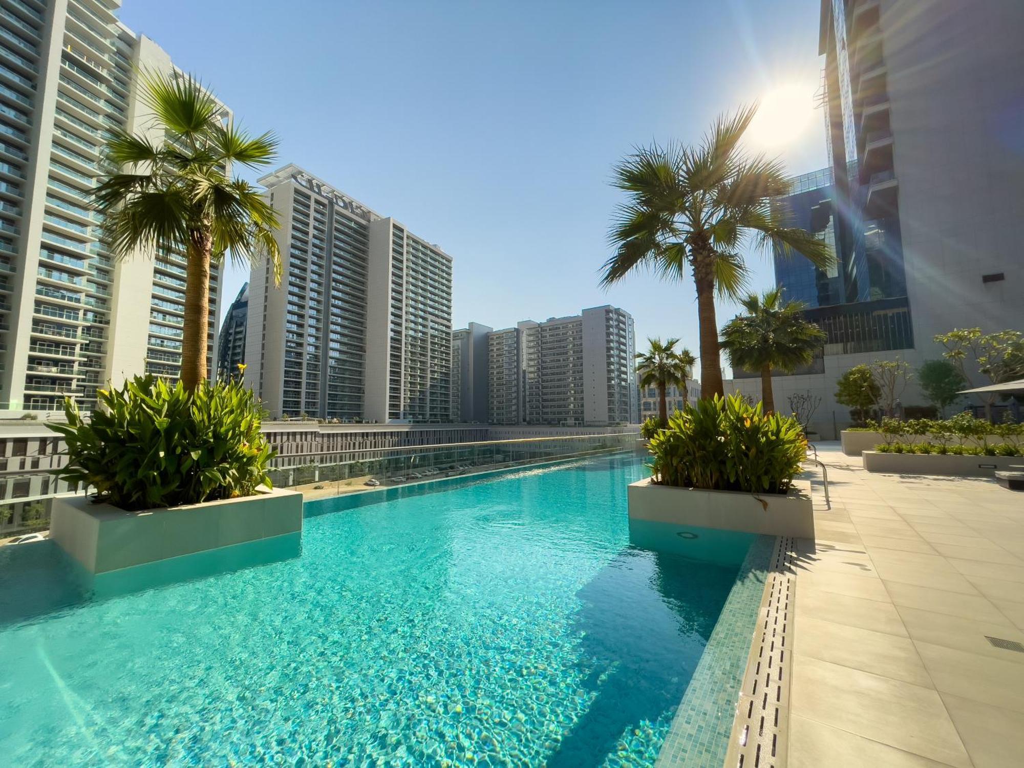 Apartment Business Bay Exquisite Living Experience-suiteable Dubai