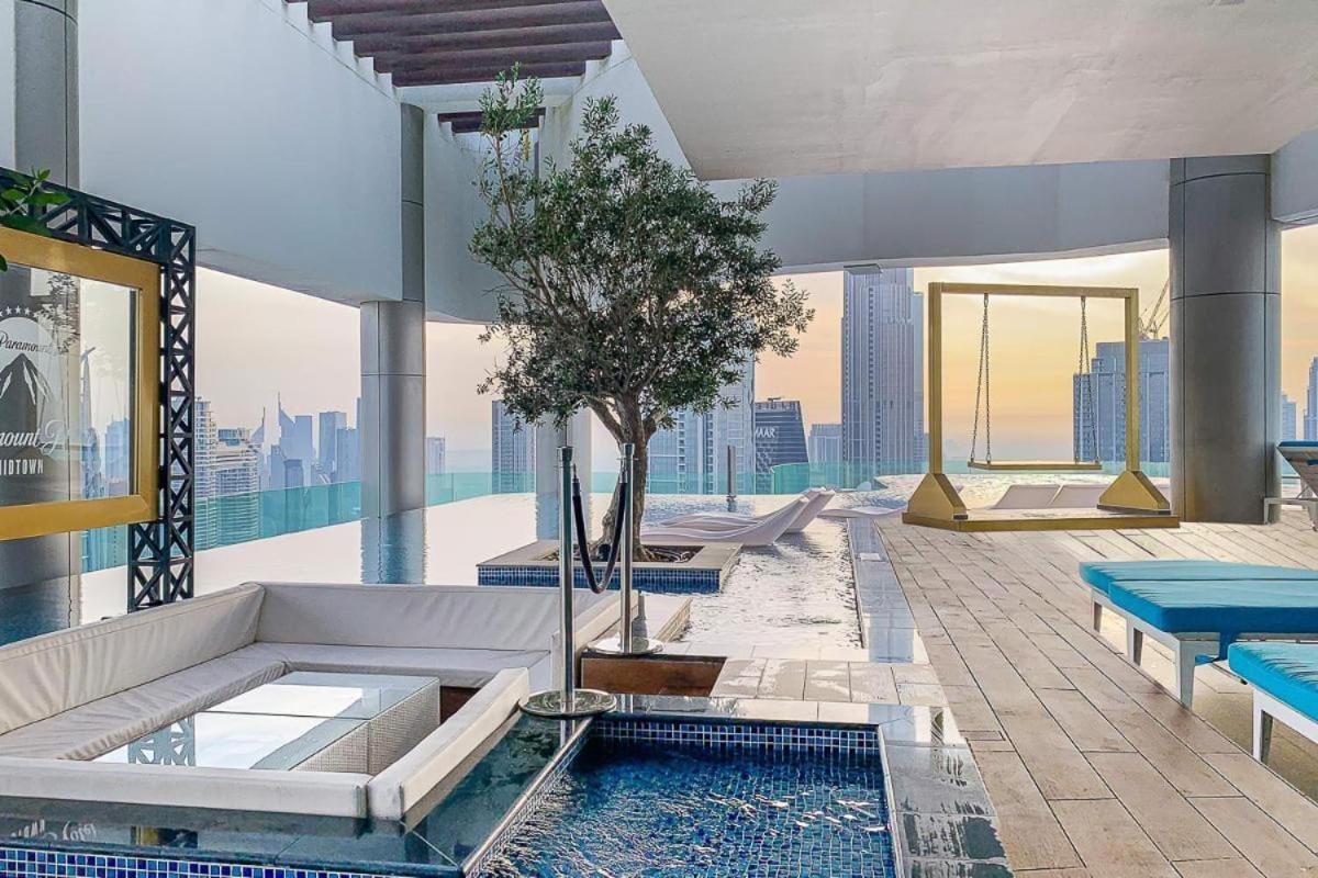 Magical With Rooftop Pool & Burj Khalifa View Apartment