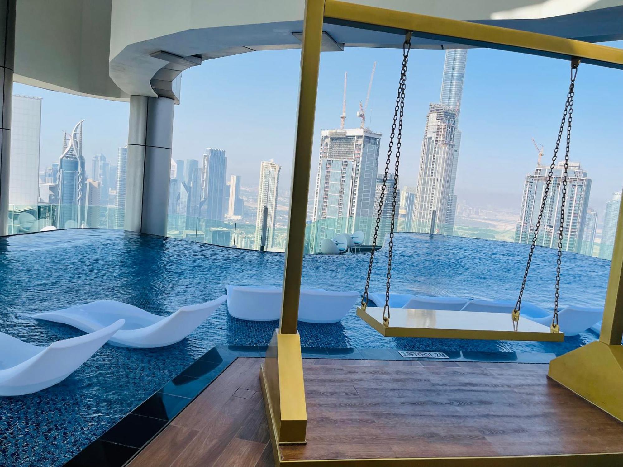 Apartment Magical With Rooftop Pool & Burj Khalifa View Dubai