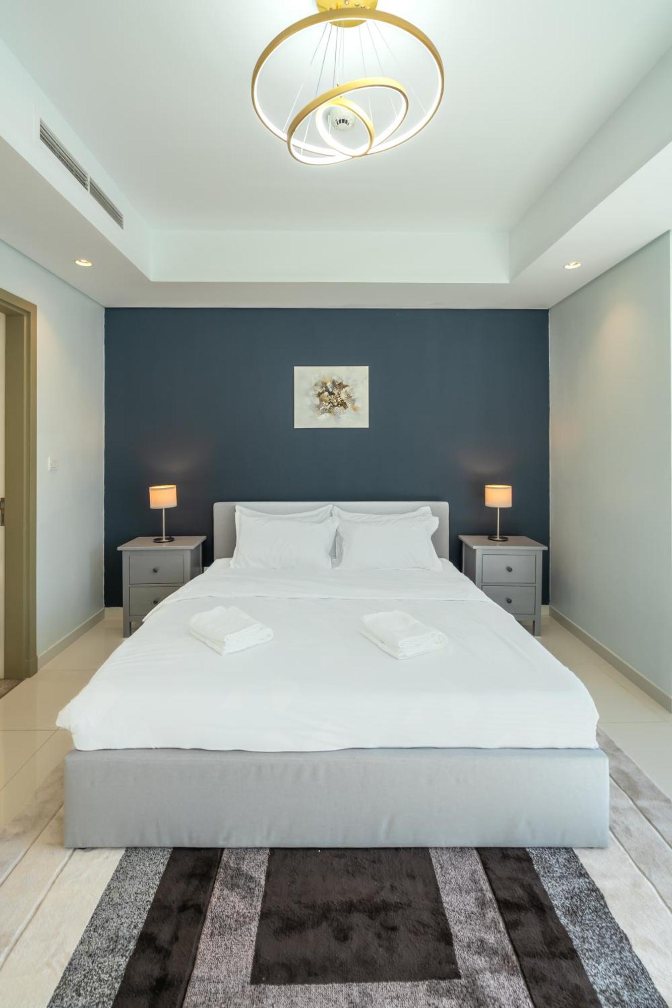 Apartment Magical With Rooftop Pool & Burj Khalifa View *
