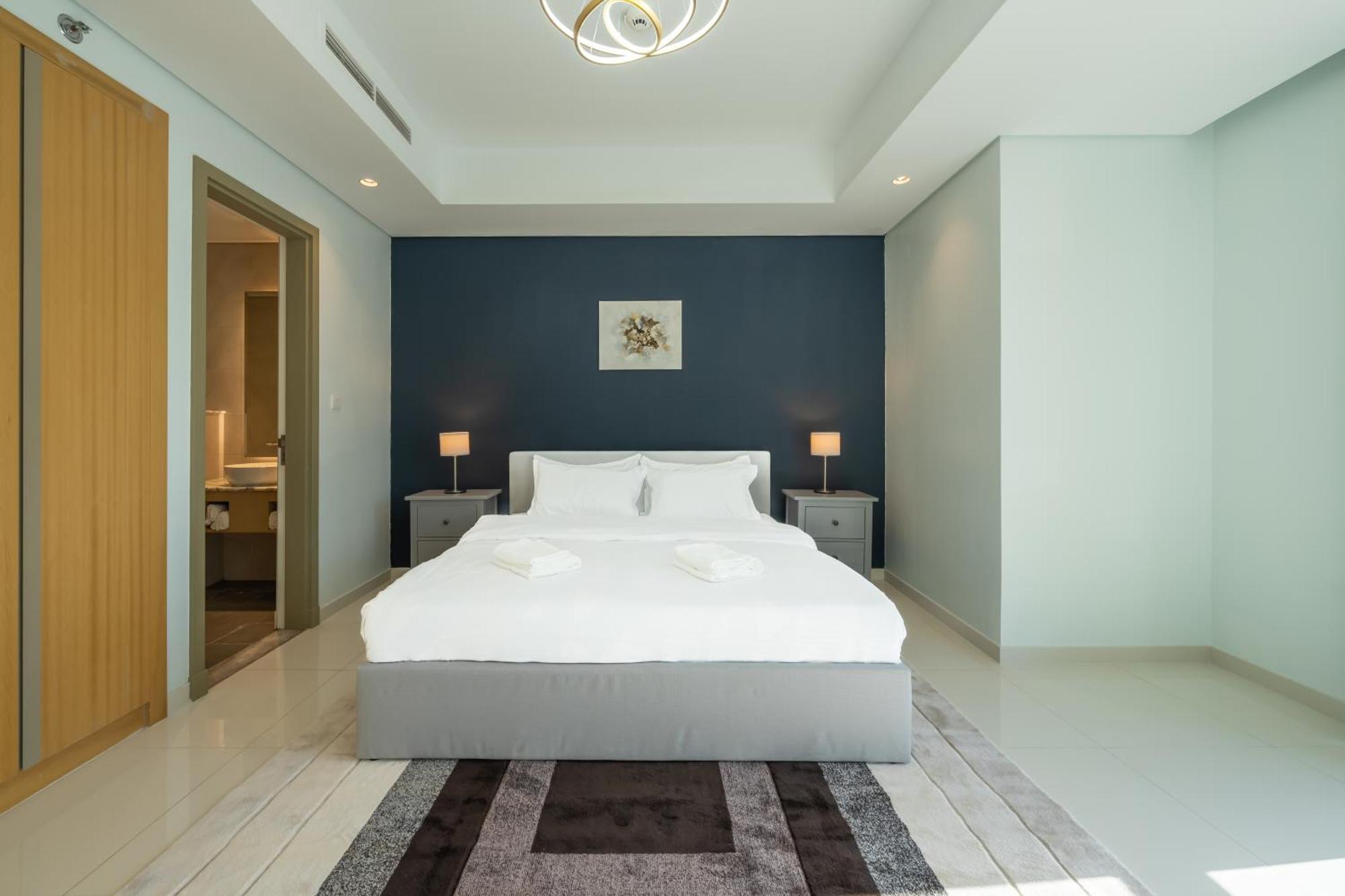 Magical With Rooftop Pool & Burj Khalifa View Apartment *