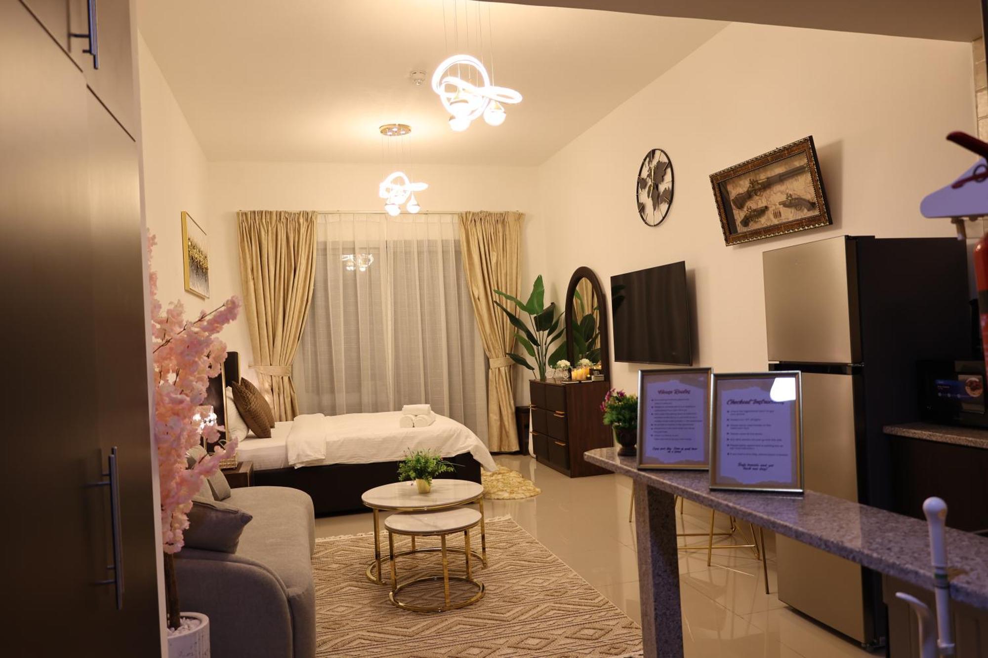 Apartamento Charming Oasis: Your Cozy Studio Getaway *