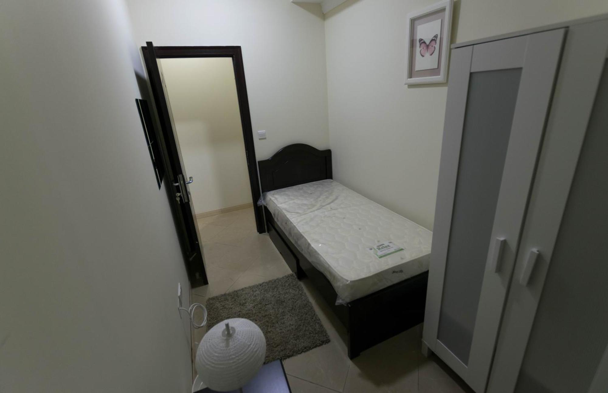 Small Budget For 'girls' Only In Dubai, Marina Privatunterkunft