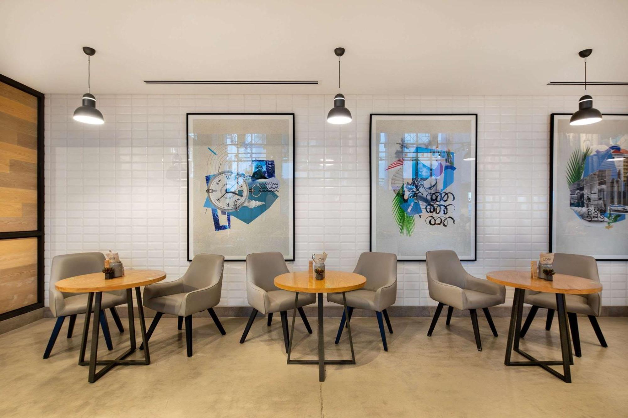 Hotel Rove Marina Dubai