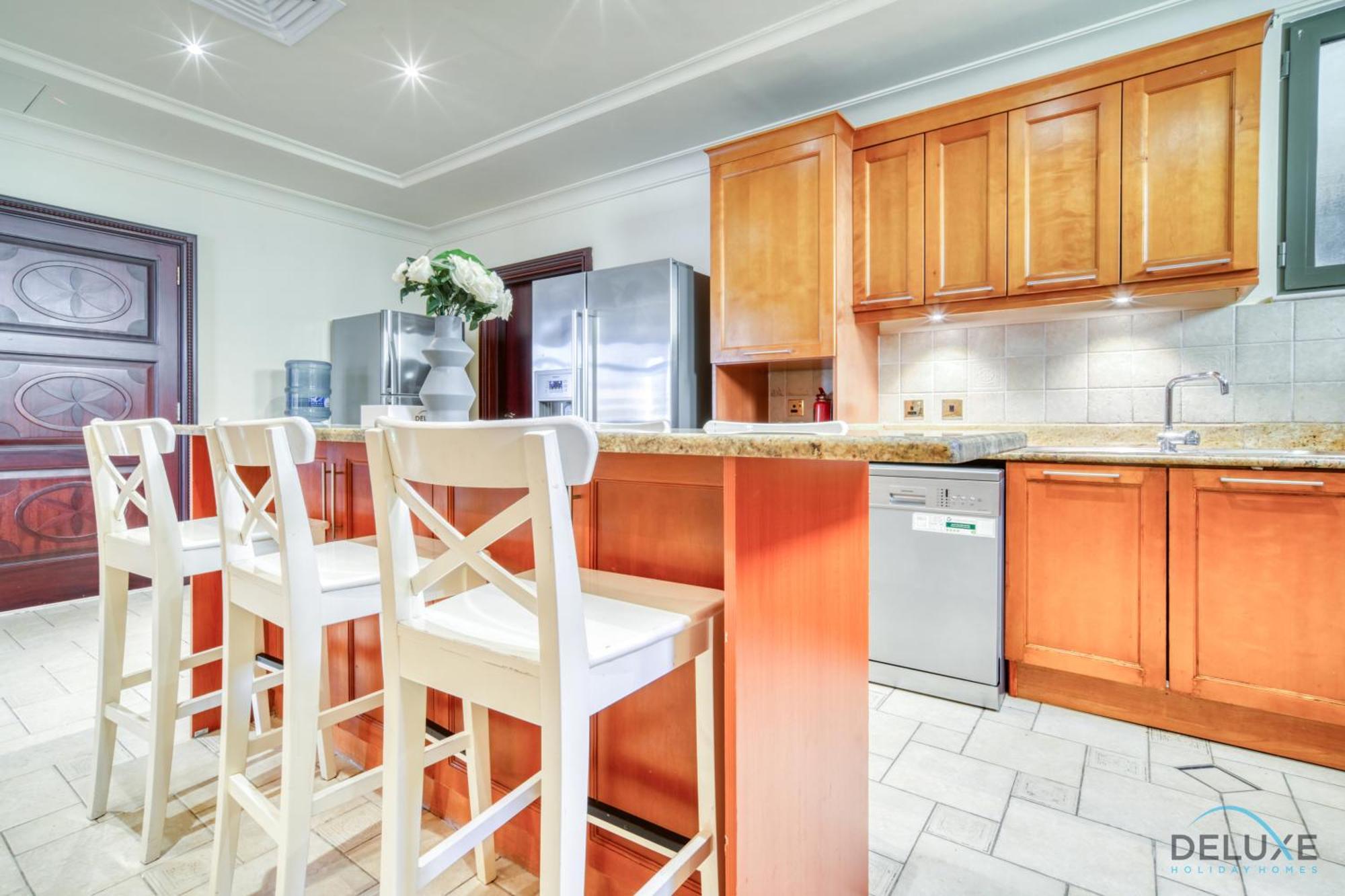 Premier 6br With Assistant's And Private Pool In Frond E Palm Jumeirah By Deluxe Homes Dubai