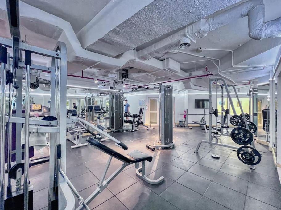 Apartment Premium 1bhk Near Metro Station Marina & Jbr Dubai
