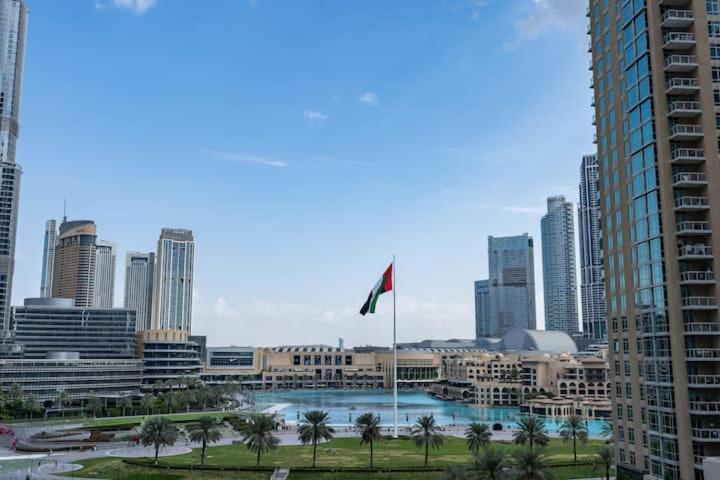 Vogue Downtown - Opera Grand - Burj Khalifa & Fountain Views Apartment Dubai