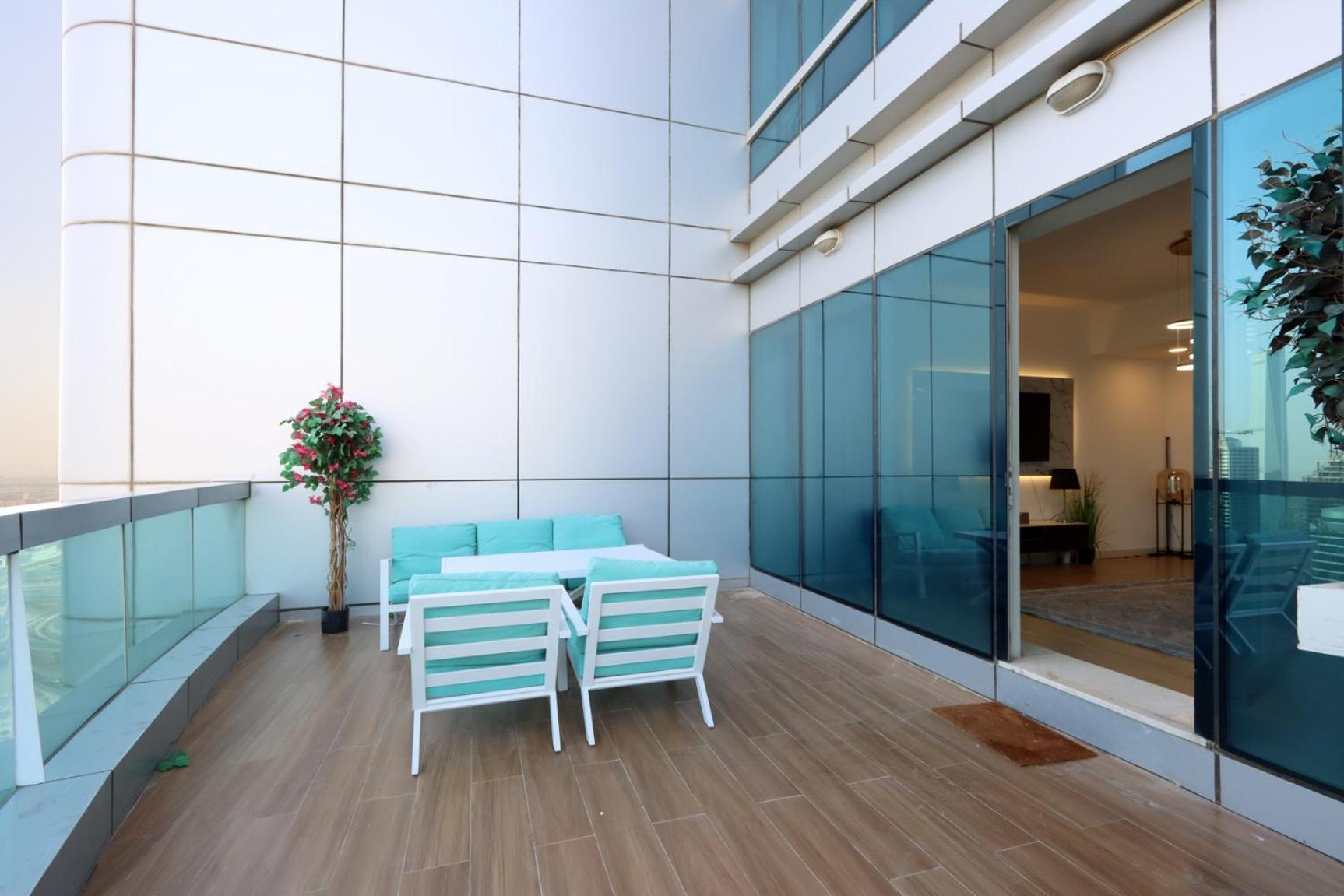 Duplex Penthouse With Maid's - Marina - Livbnb