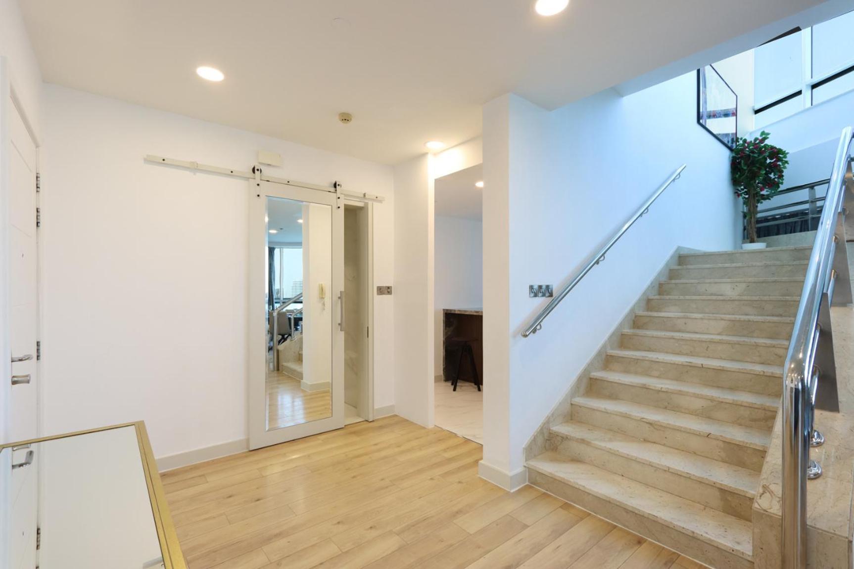Duplex Penthouse With Maid's - Marina - Livbnb Apartment