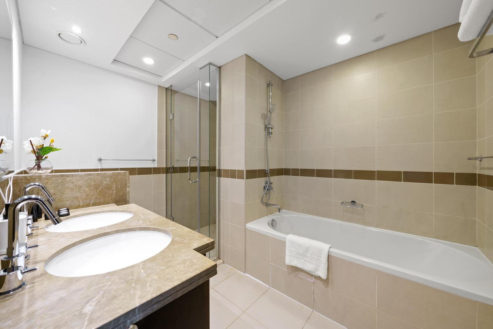 New! Luxury 3bedroom With Spectacular Burj Views Downtown *