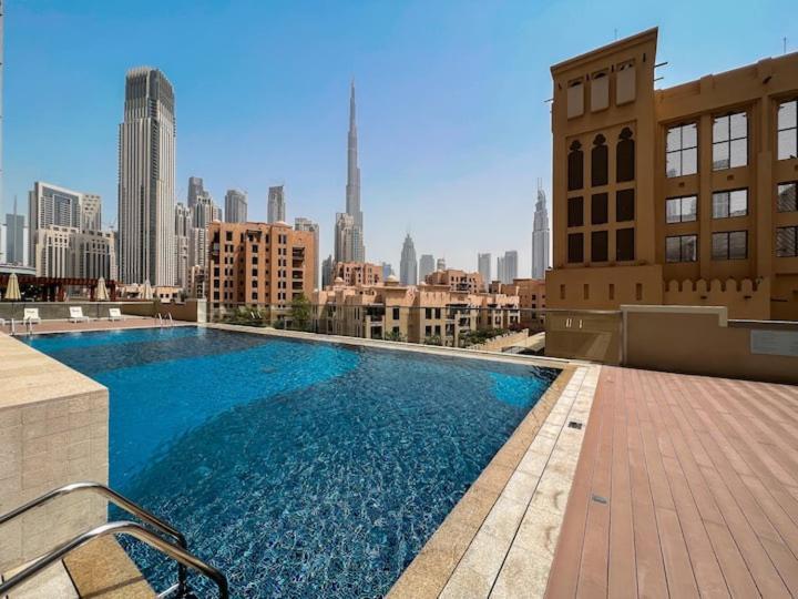 Burj Khalifa View - 2br And Maid - Downtown Apartment