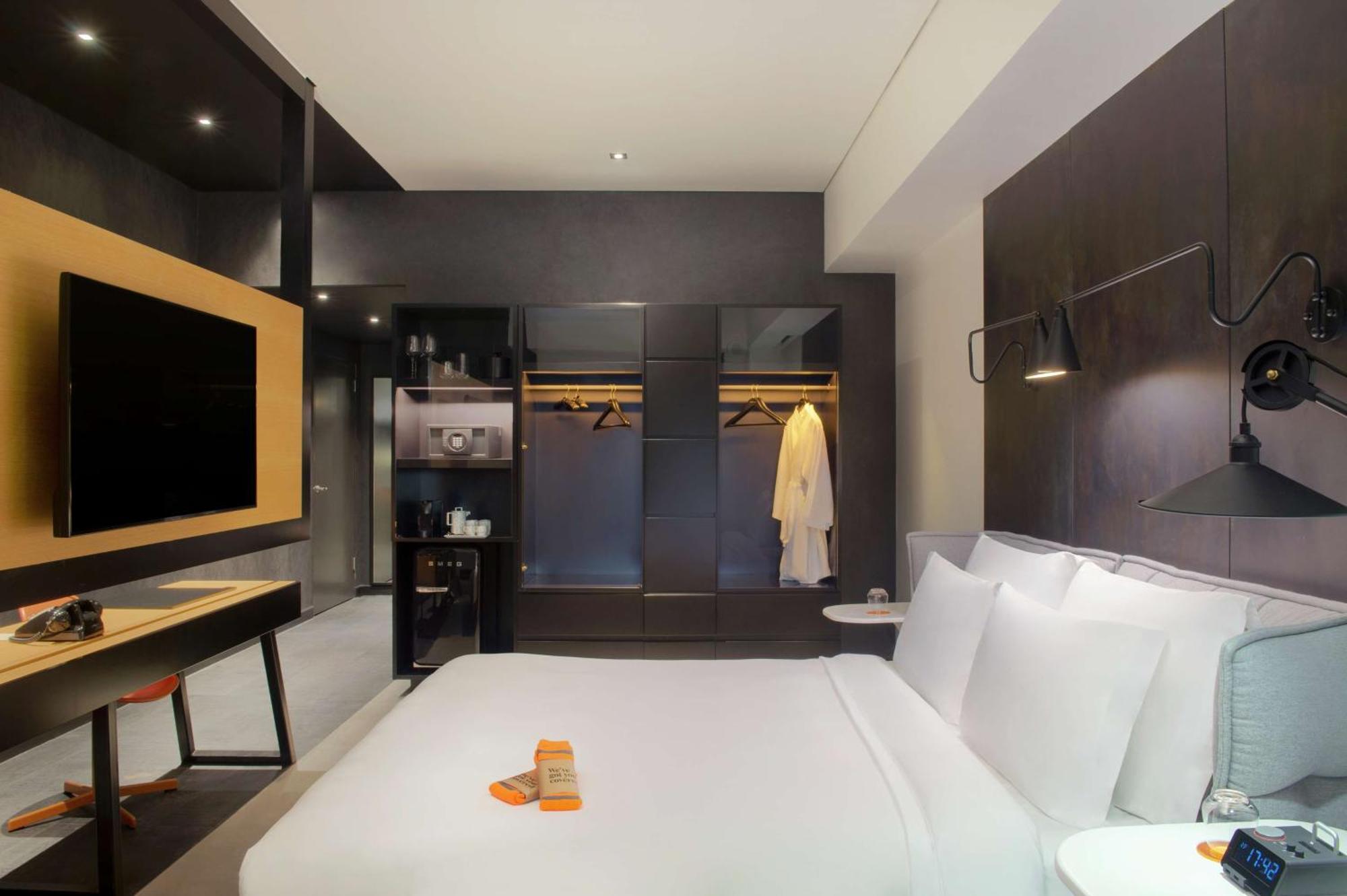 Hotel Canopy By Hilton Al Seef 4*