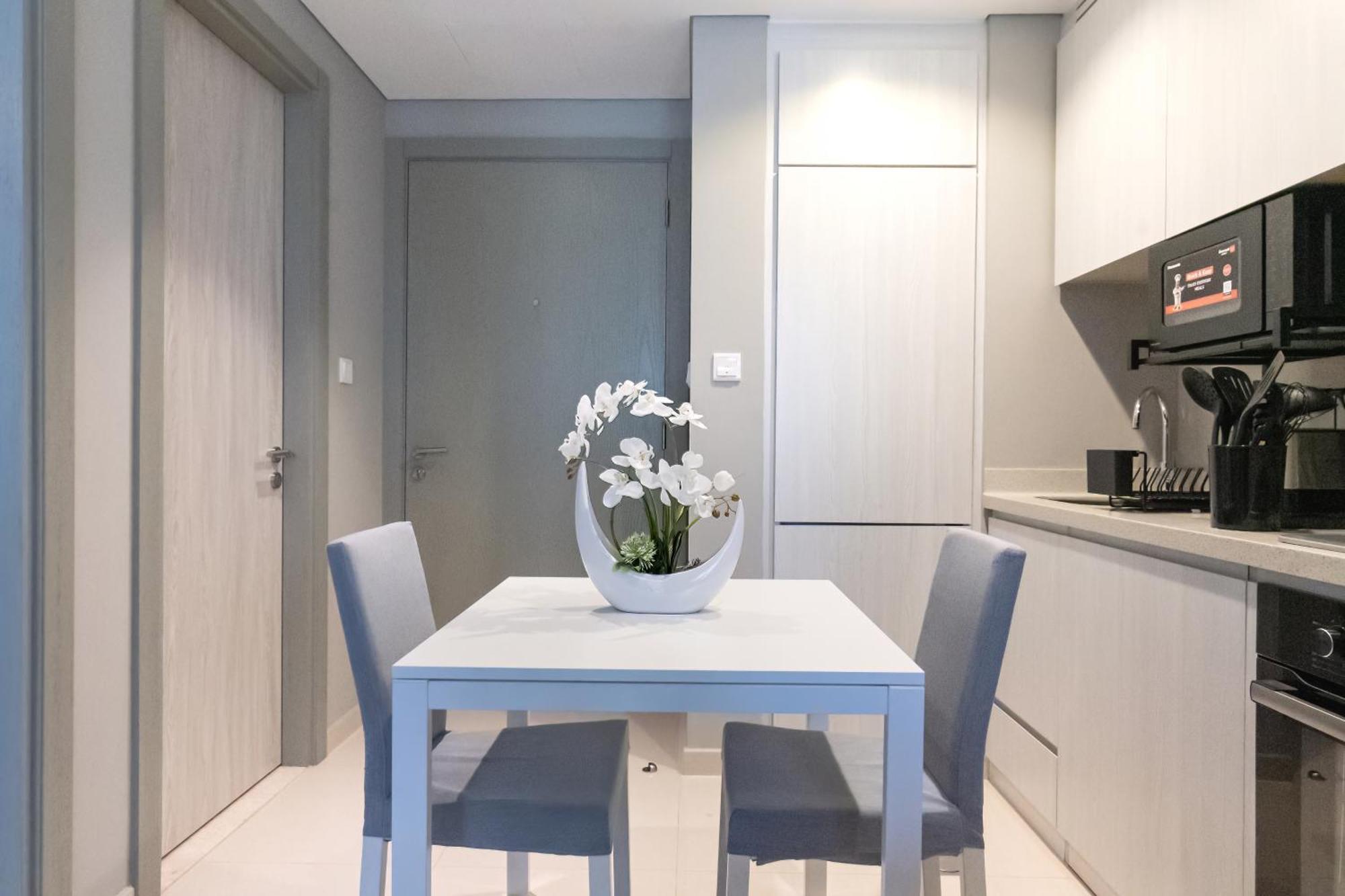 Citihome -1br In Business Bay Close To Shopping Mall *