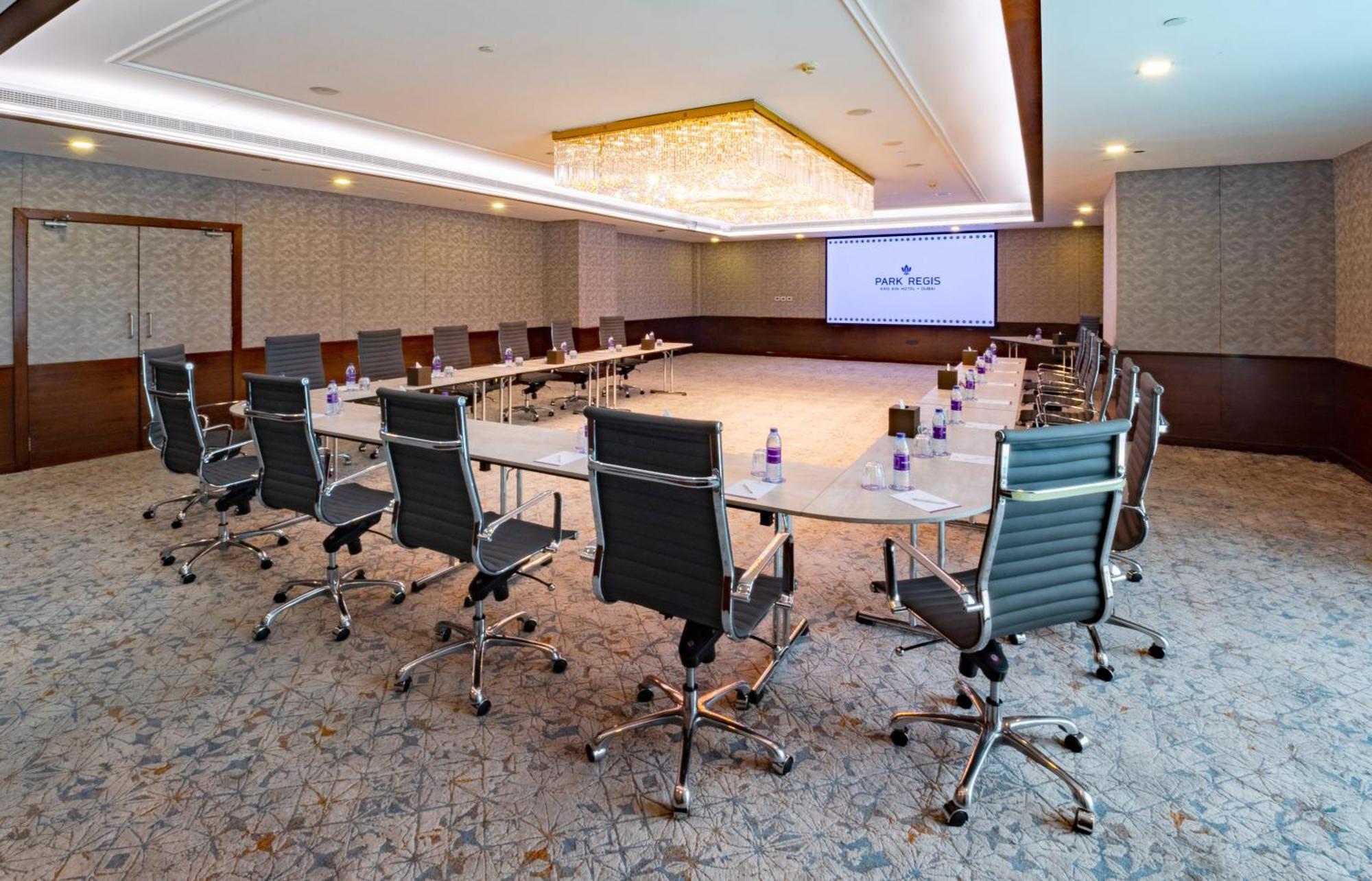 Park Regis Kris Kin Hotel