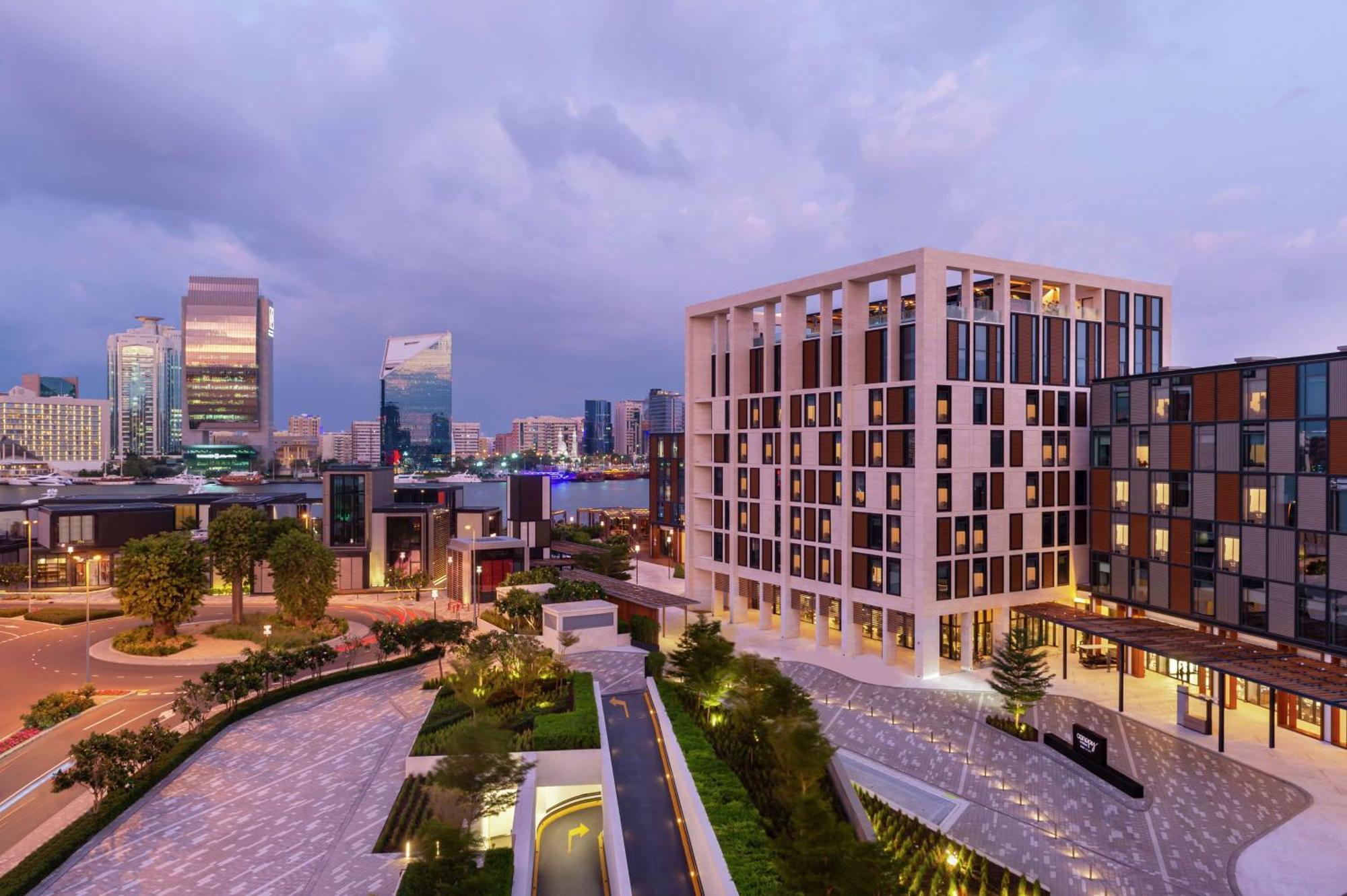 Hotel Canopy By Hilton Al Seef 4*
