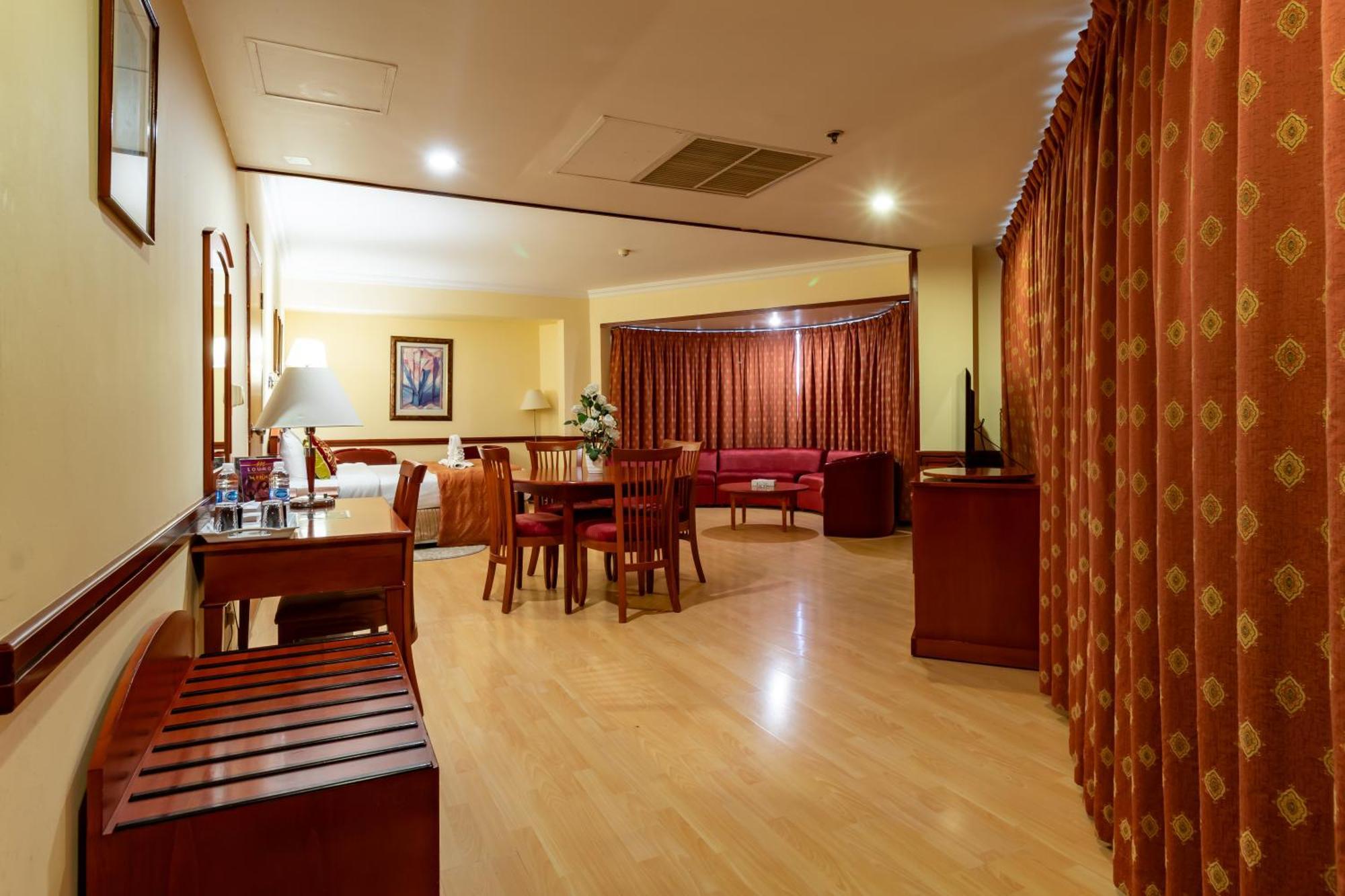 Palace 3*