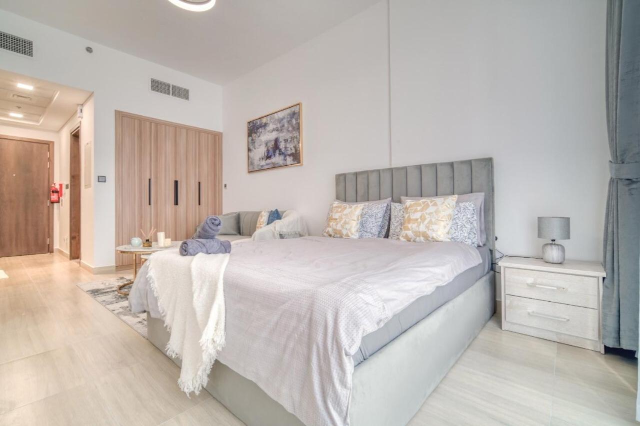 Modern Living Apartment
