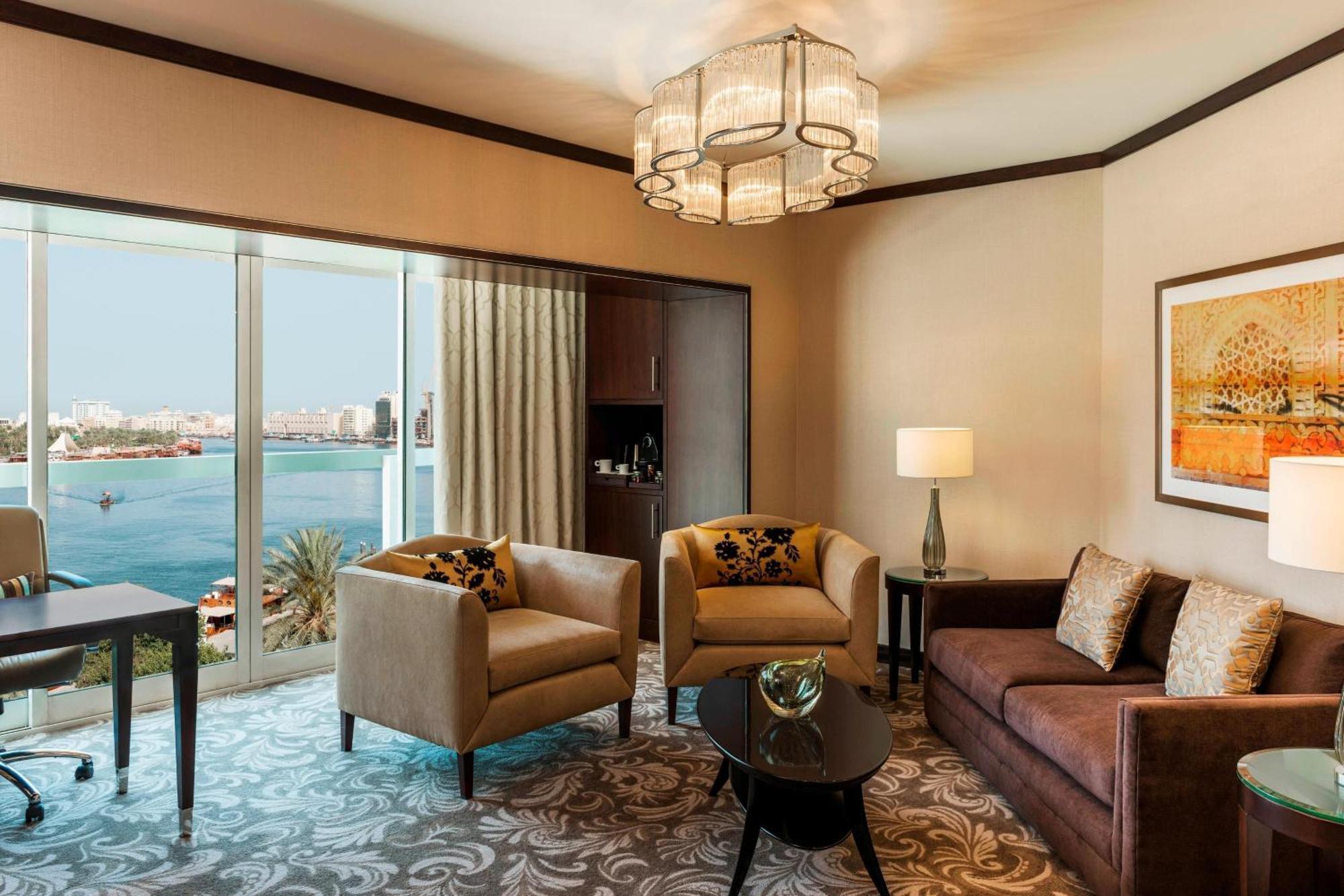 Sheraton Creek & Towers Hotel 5*