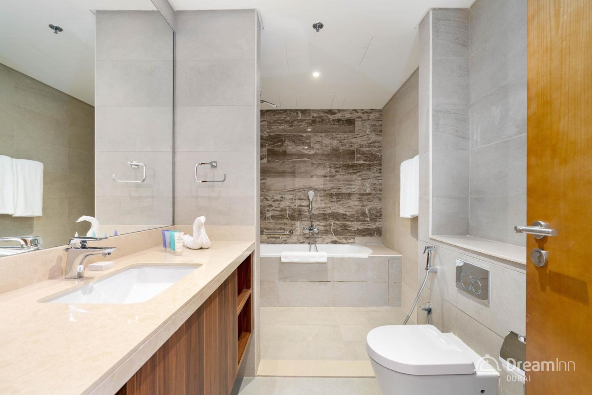 Apartment Dream - Mina By Azizi Dubai