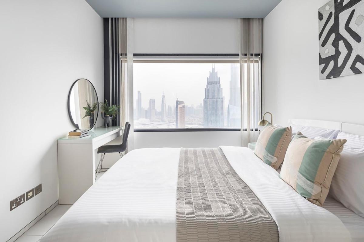 Frank Porter - Index Tower * Dubai