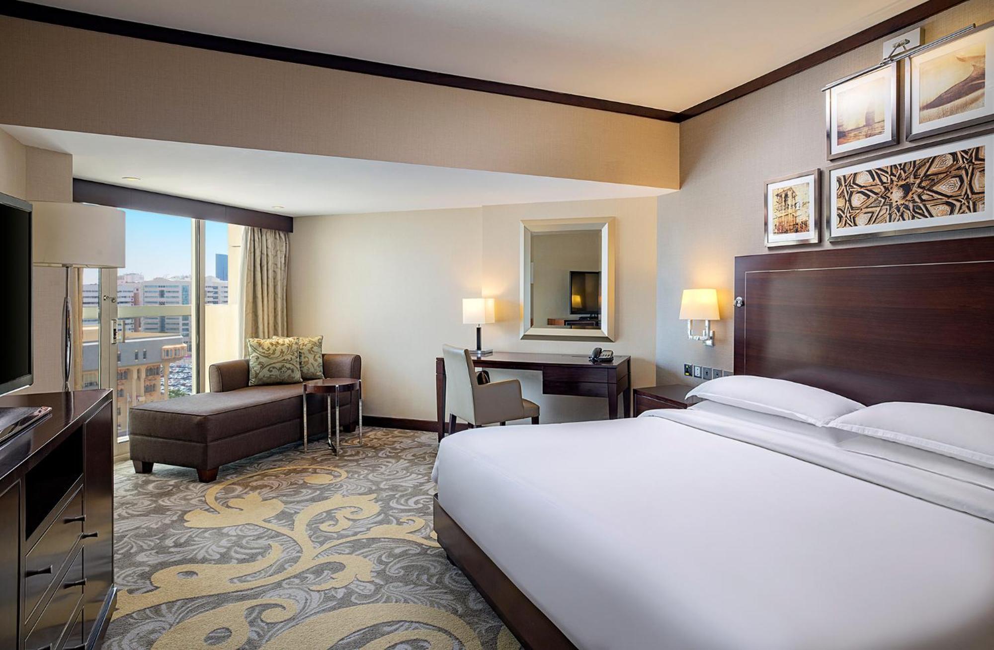 Sheraton Creek & Towers Hotel 5*