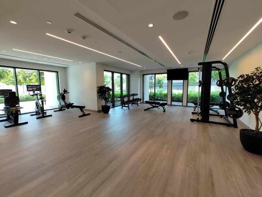 Ultimate / Amazing Burj Khalifa Views / 5 Min Walk From Mall / 6 People *