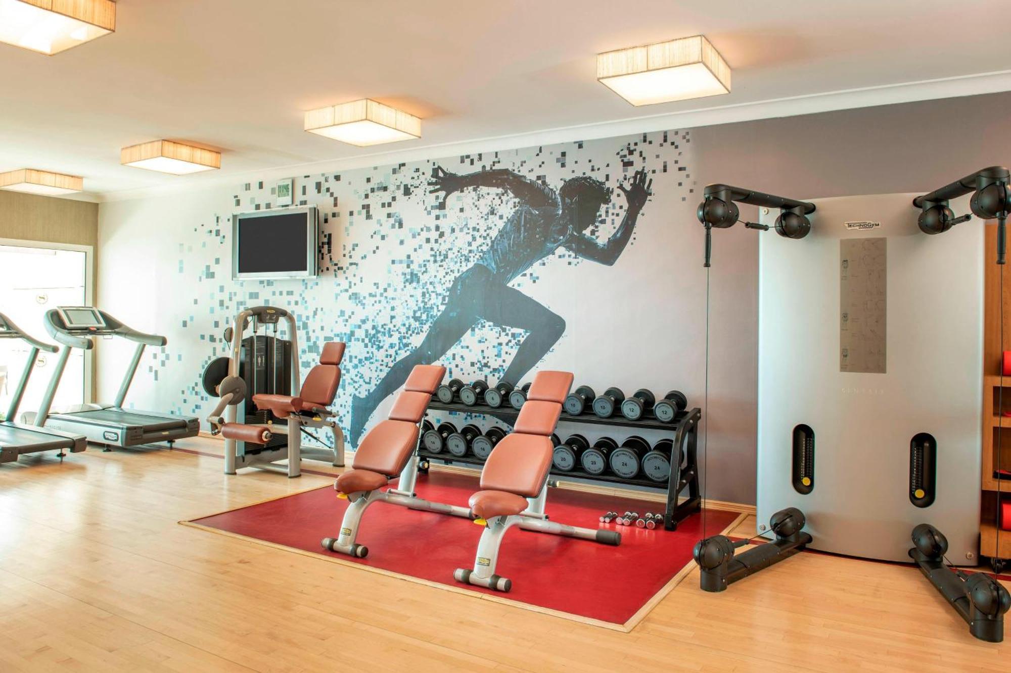 Sheraton Creek & Towers Hotel 5*
