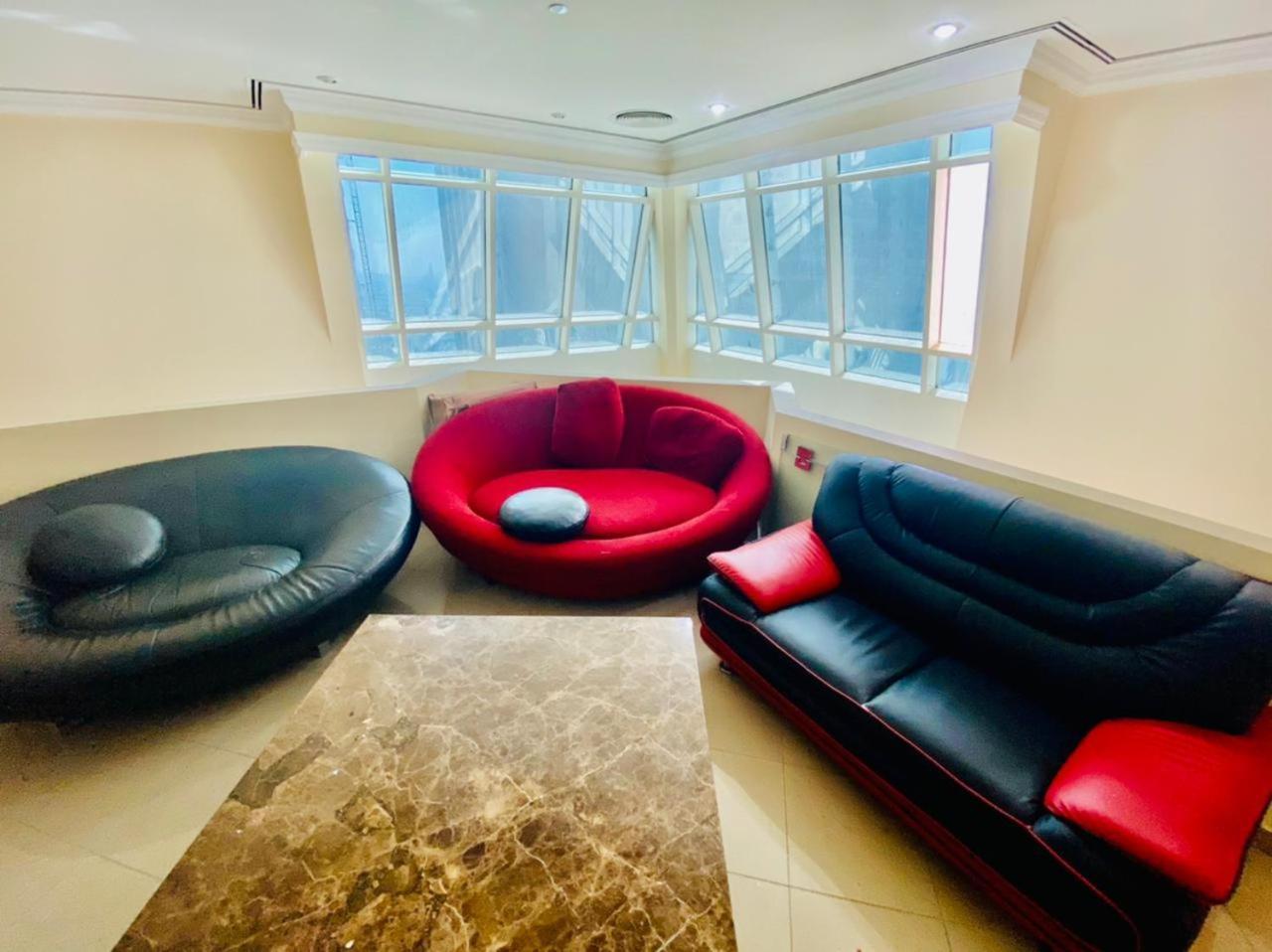 Small Budget For 'girls' Only In Dubai, Marina Privatunterkunft *