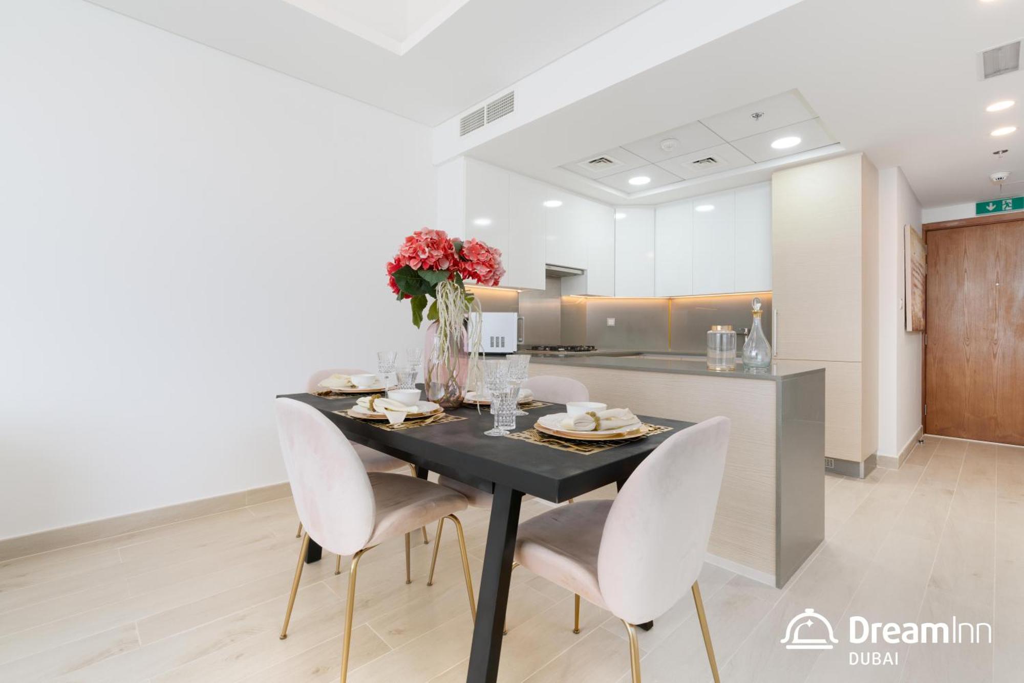 Dream - Mina By Azizi Apartment