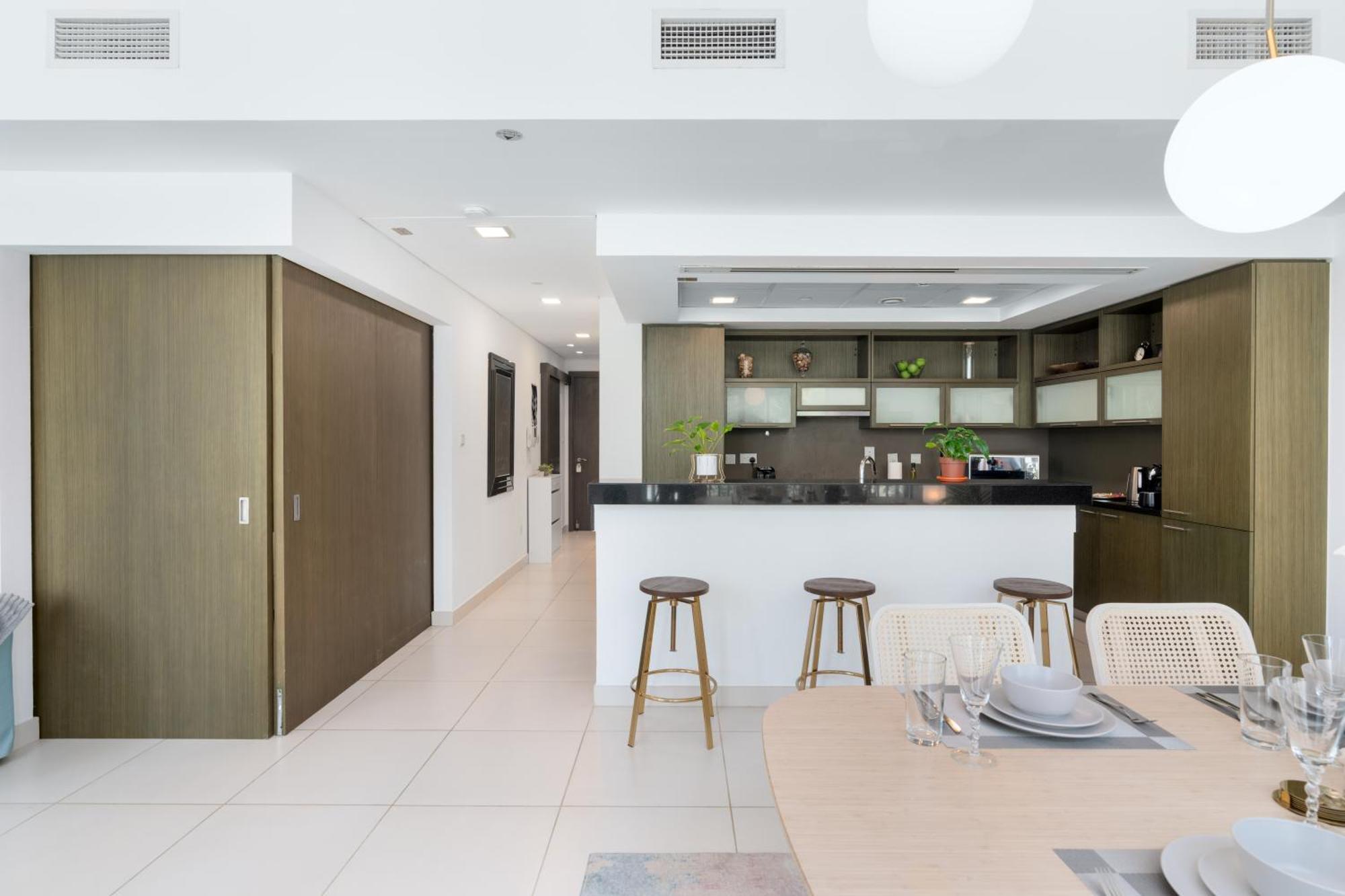 Ultimate / 5 Min Walk From Mall / 5 People / Downtown Boulevard Dubai
