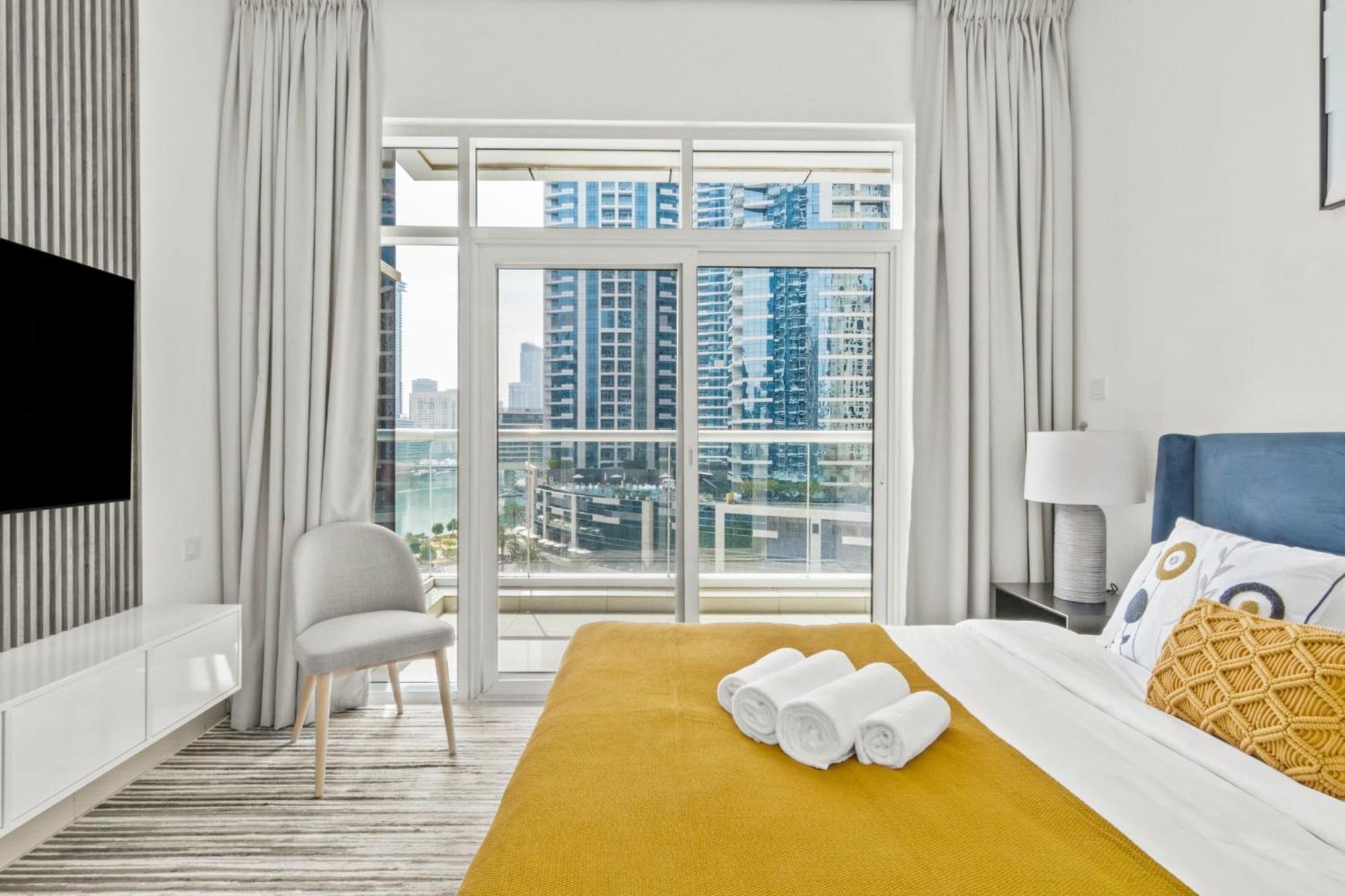 Lavish 2br With Charming Marina View Apartment