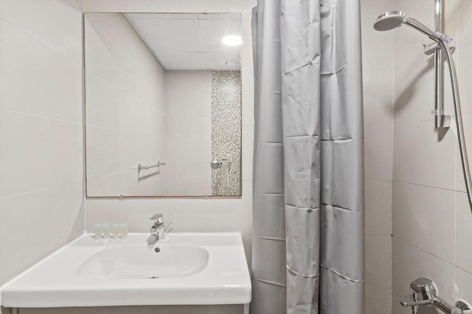 Lavish 2br With Charming Marina View Apartment *