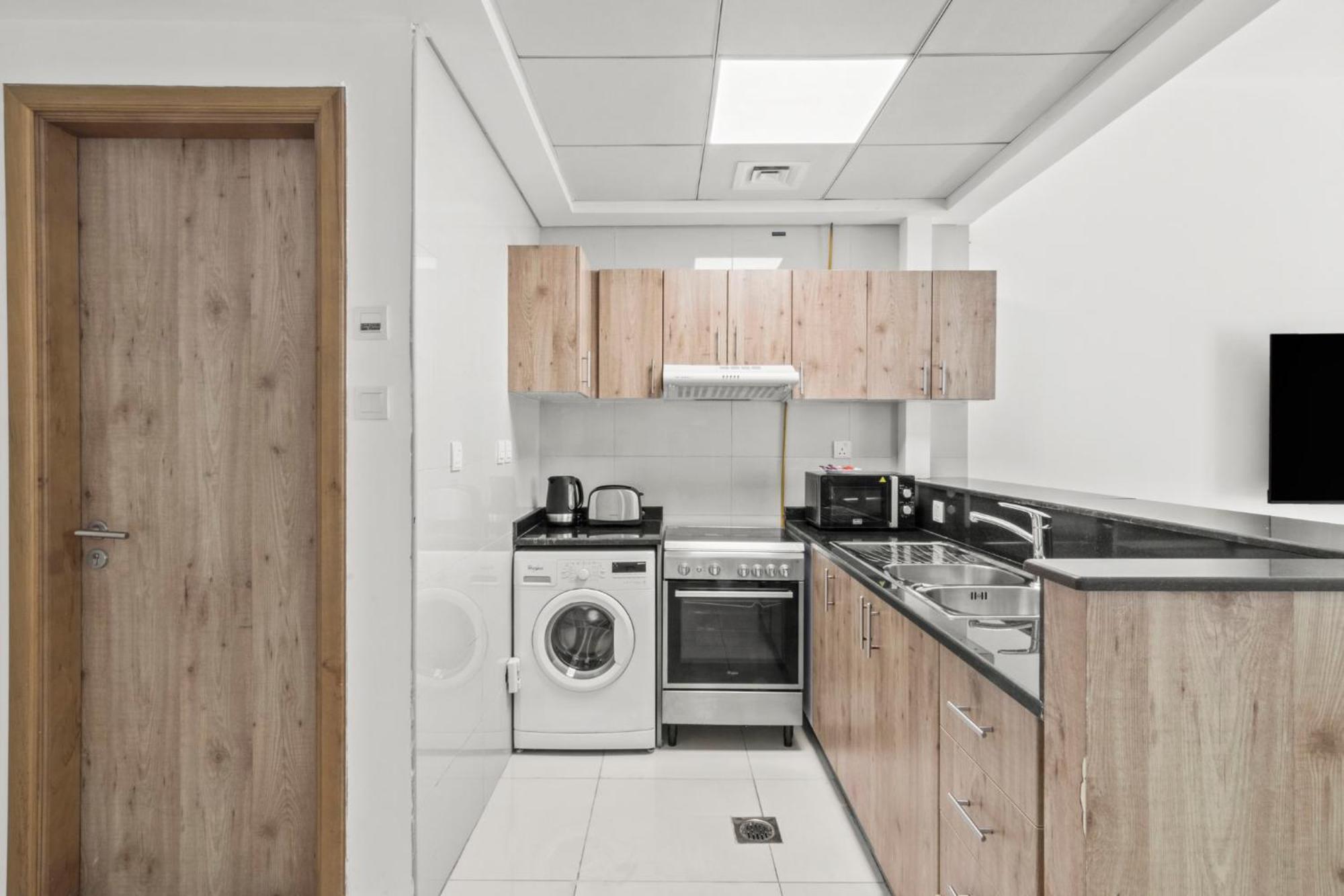Lavish 2br With Charming Marina View Apartment Dubai