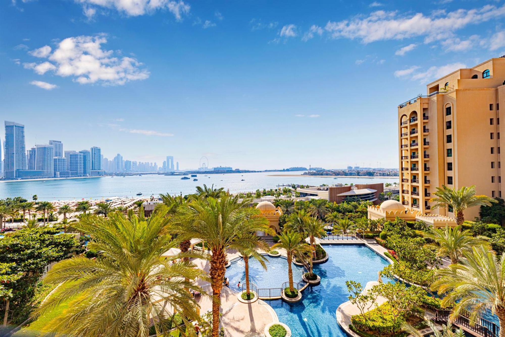 Fairmont North 2br Full Sea View