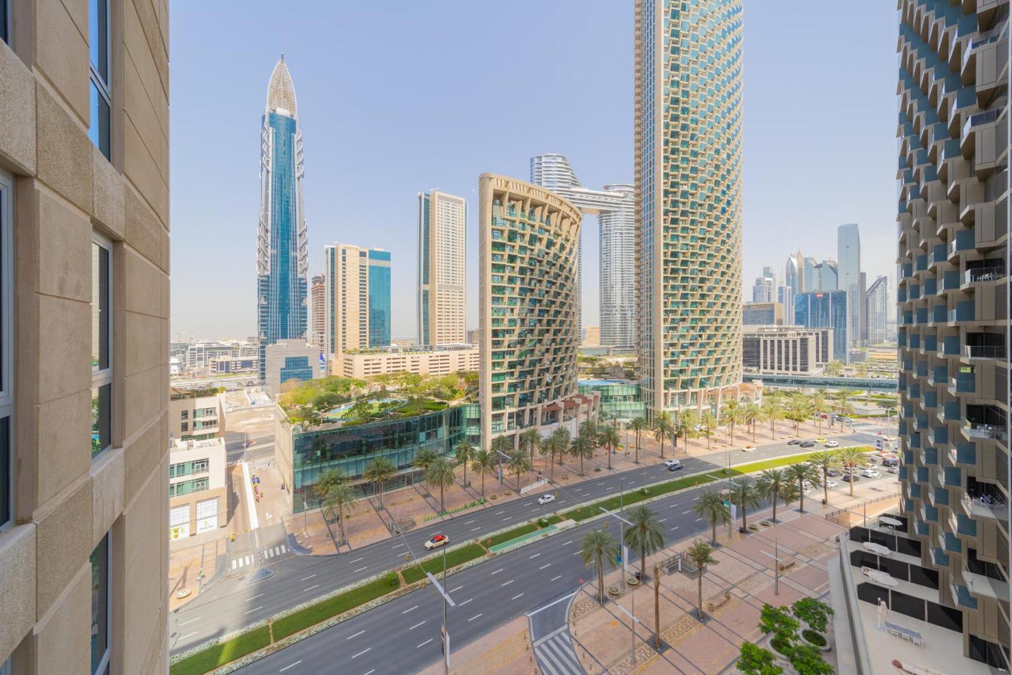 Eden's Homes & - Standpoint Residences Apartamento