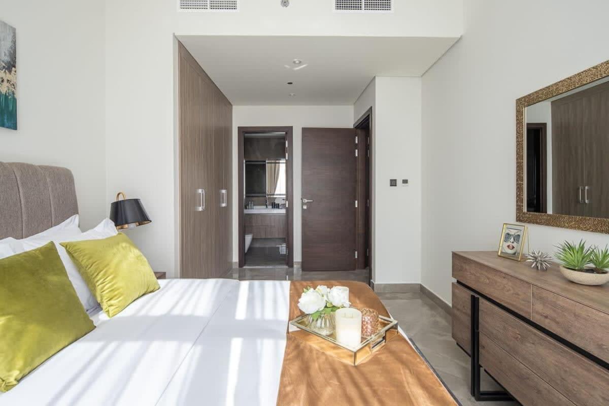 Frank Porter - Majestique 2 Apartment