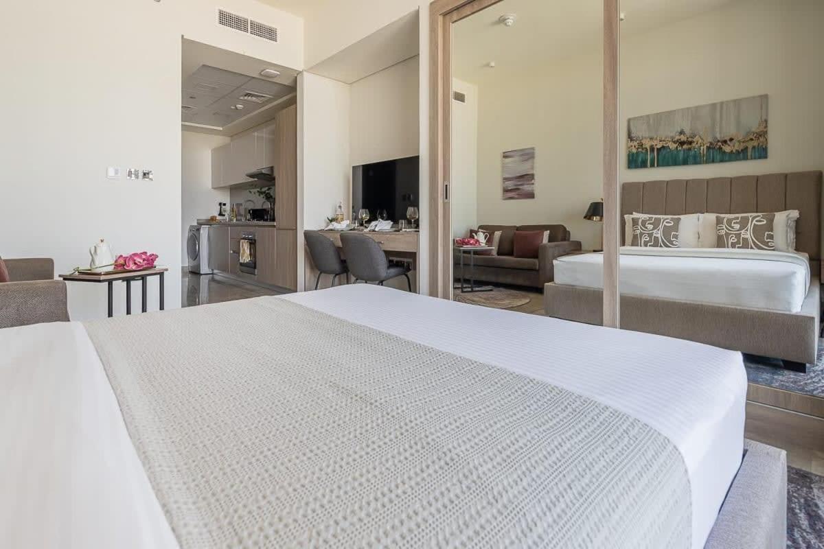 Frank Porter - Majestique 2 Apartment Dubai