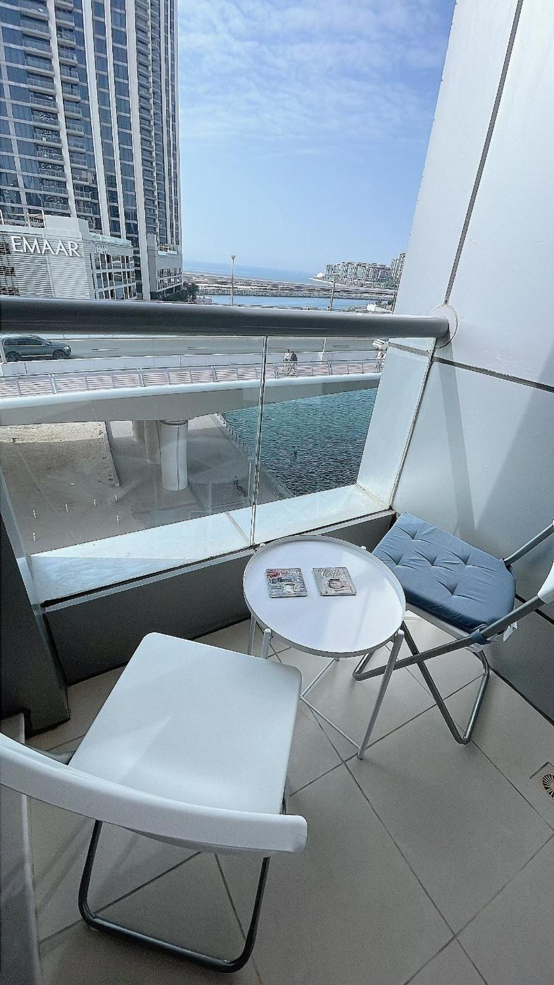 Bright & Cozy 1 Bedroom Canal View In Marina Apartment Dubai