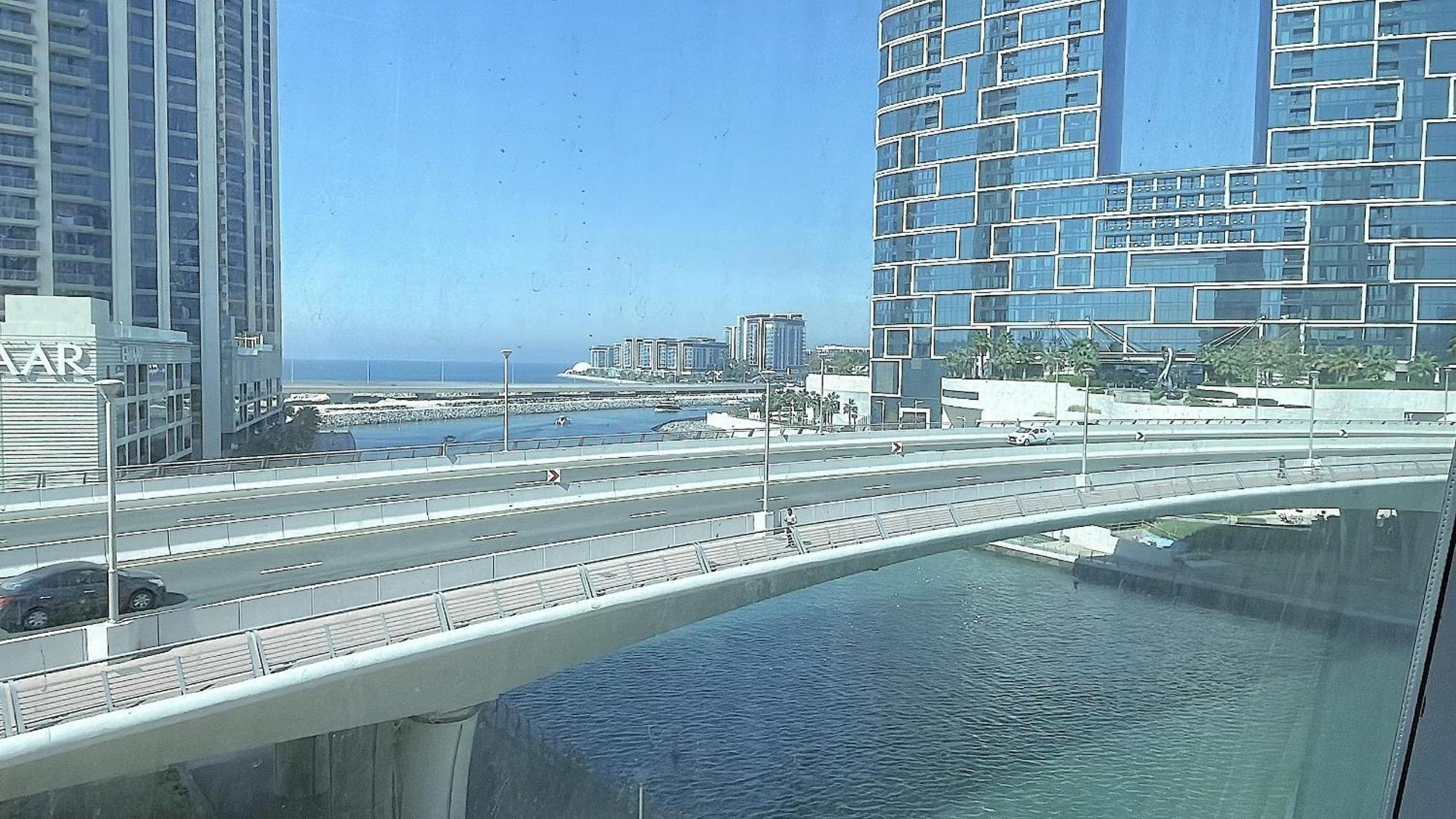 Bright & Cozy 1 Bedroom Canal View In Marina Apartment Dubai