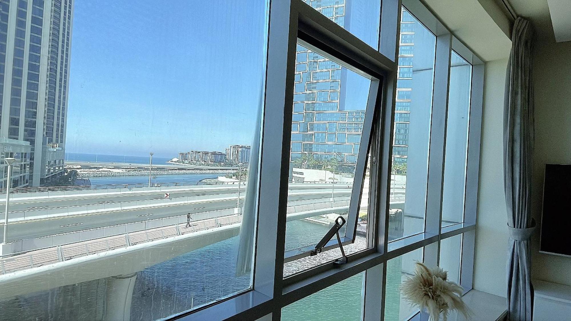 Bright & Cozy 1 Bedroom Canal View In Marina Dubai
