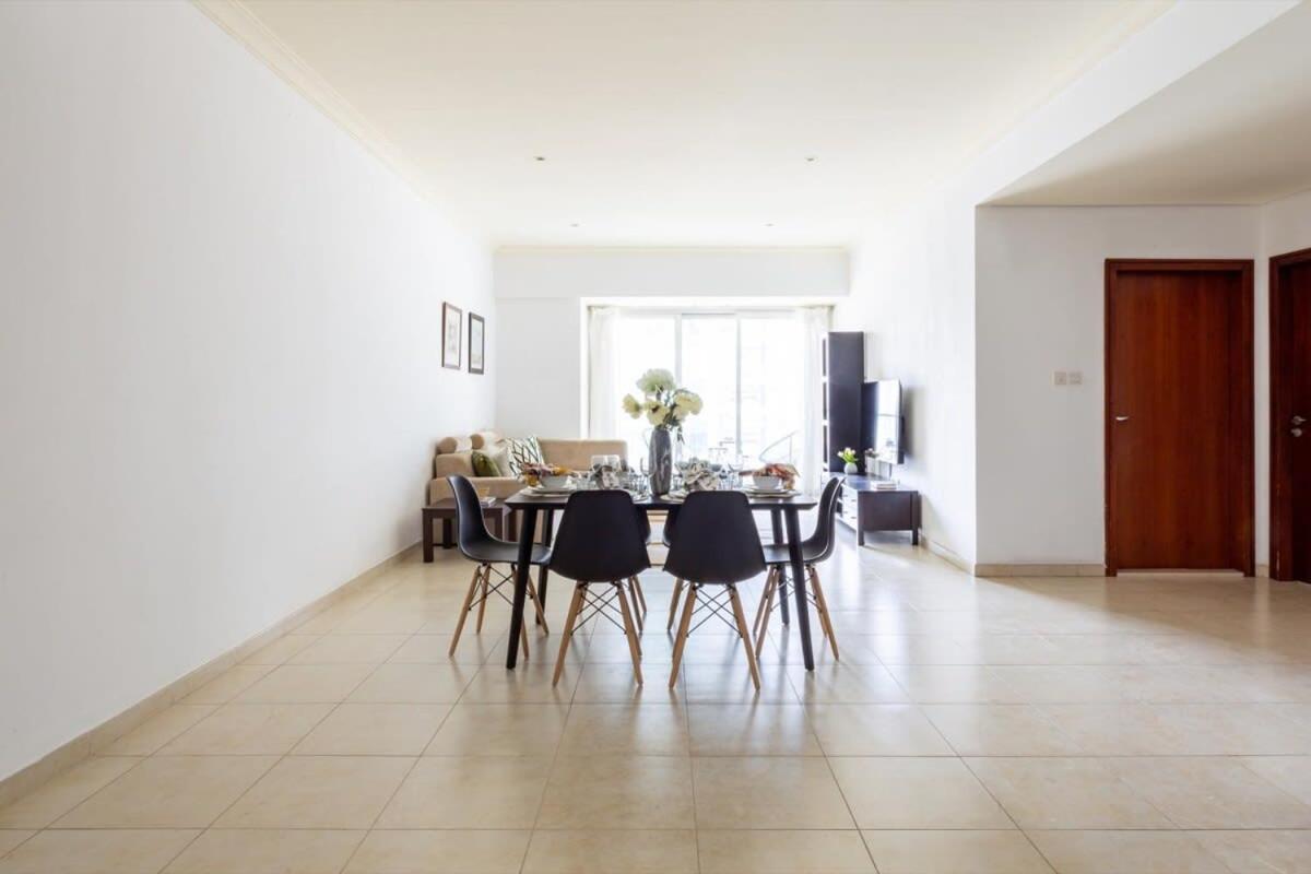 Frank Porter - Marina Heights Apartment *