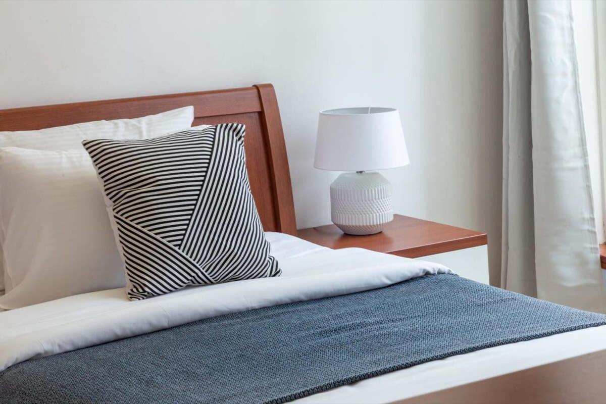 Frank Porter - Marina Heights Apartment