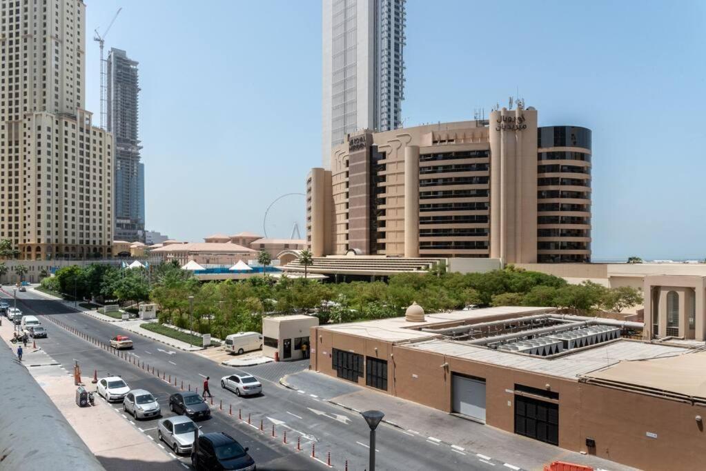 First Class 1br Modern And Spacious Apartamento Dubai