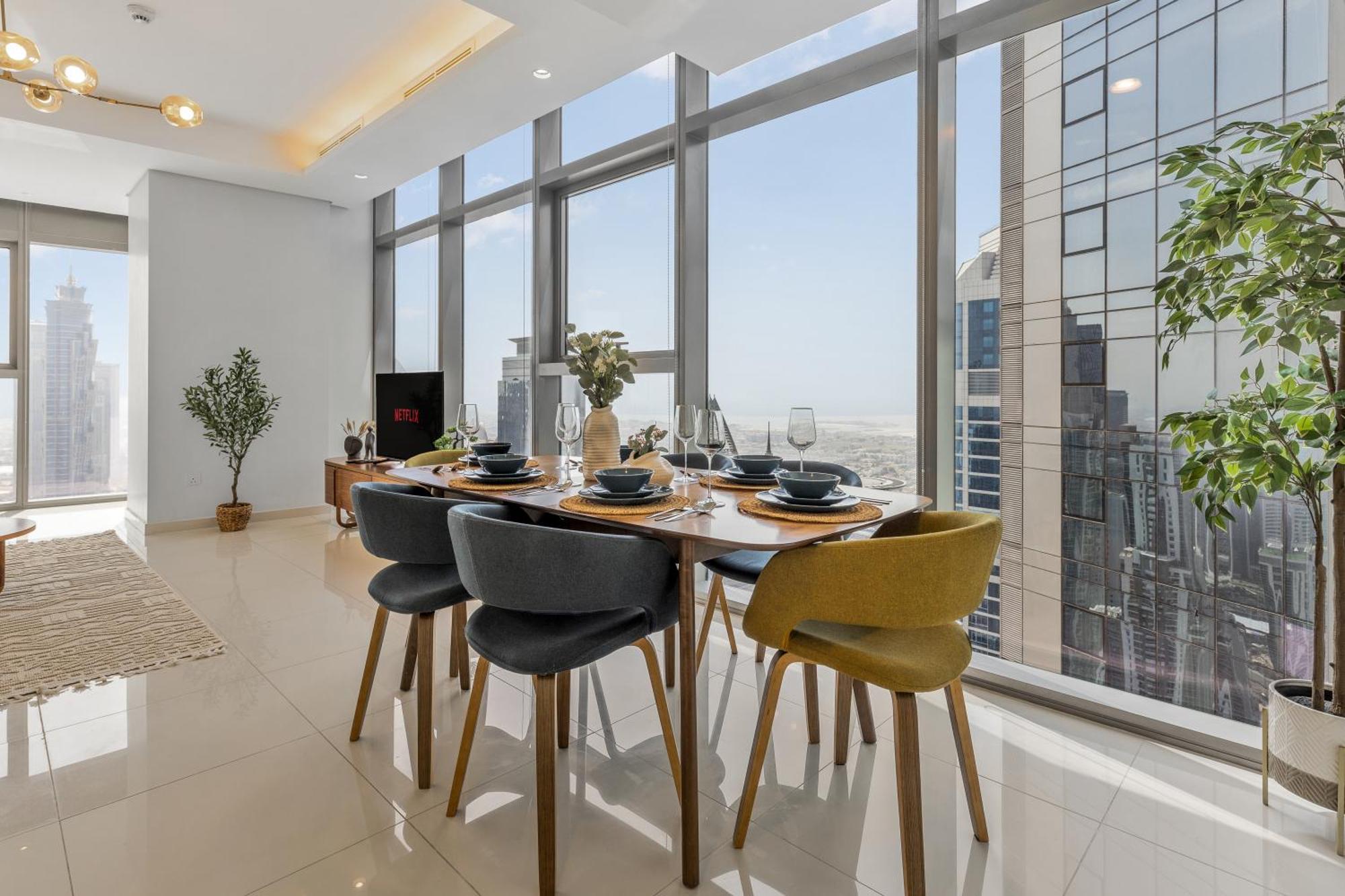 High Floor Burj Khalifa & Sea View With Stunning Infinity Pool Apartment *