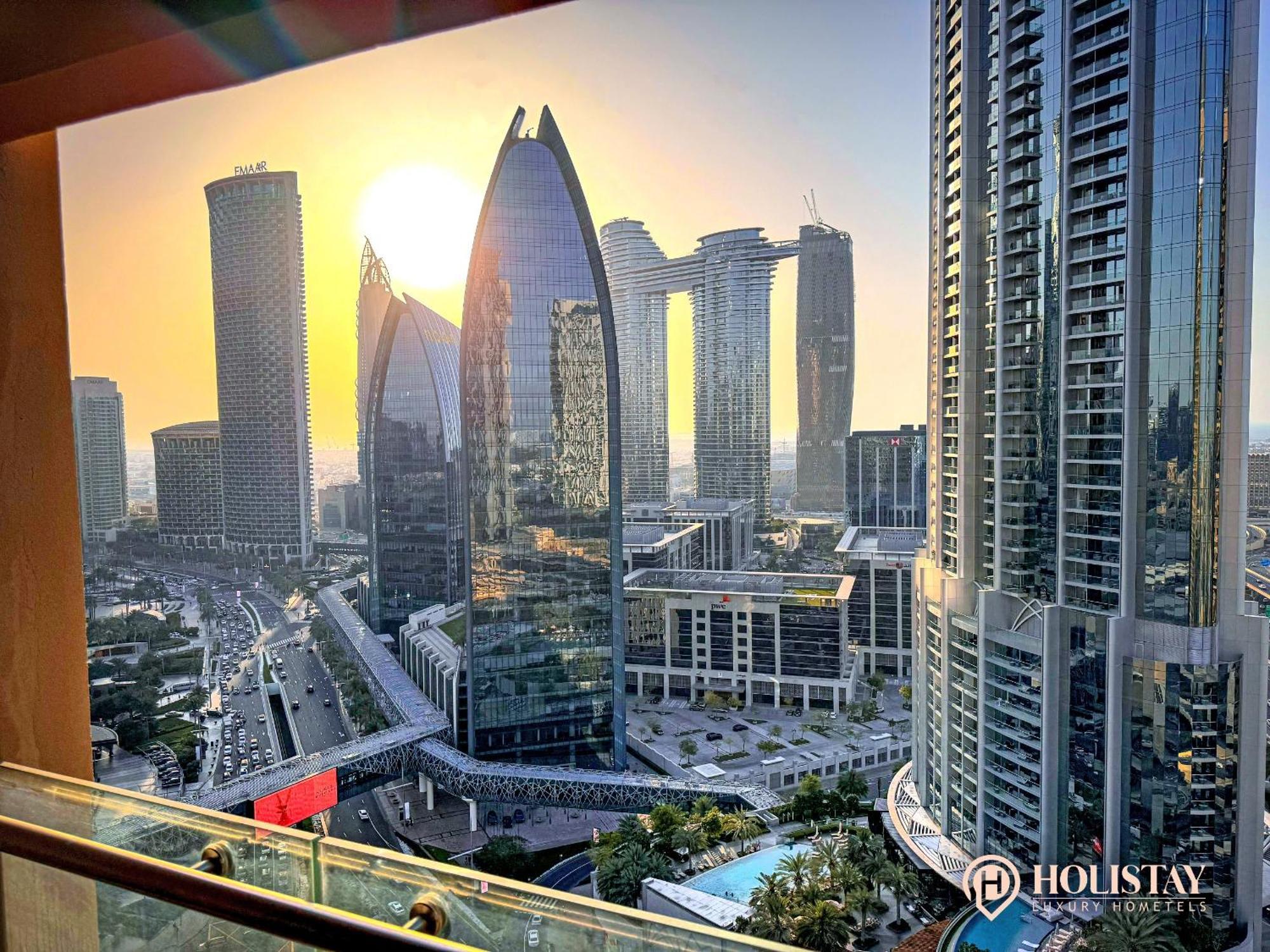Holistay Luxury Homes - Burj Khalifa View - Direct Access Mall * Dubai