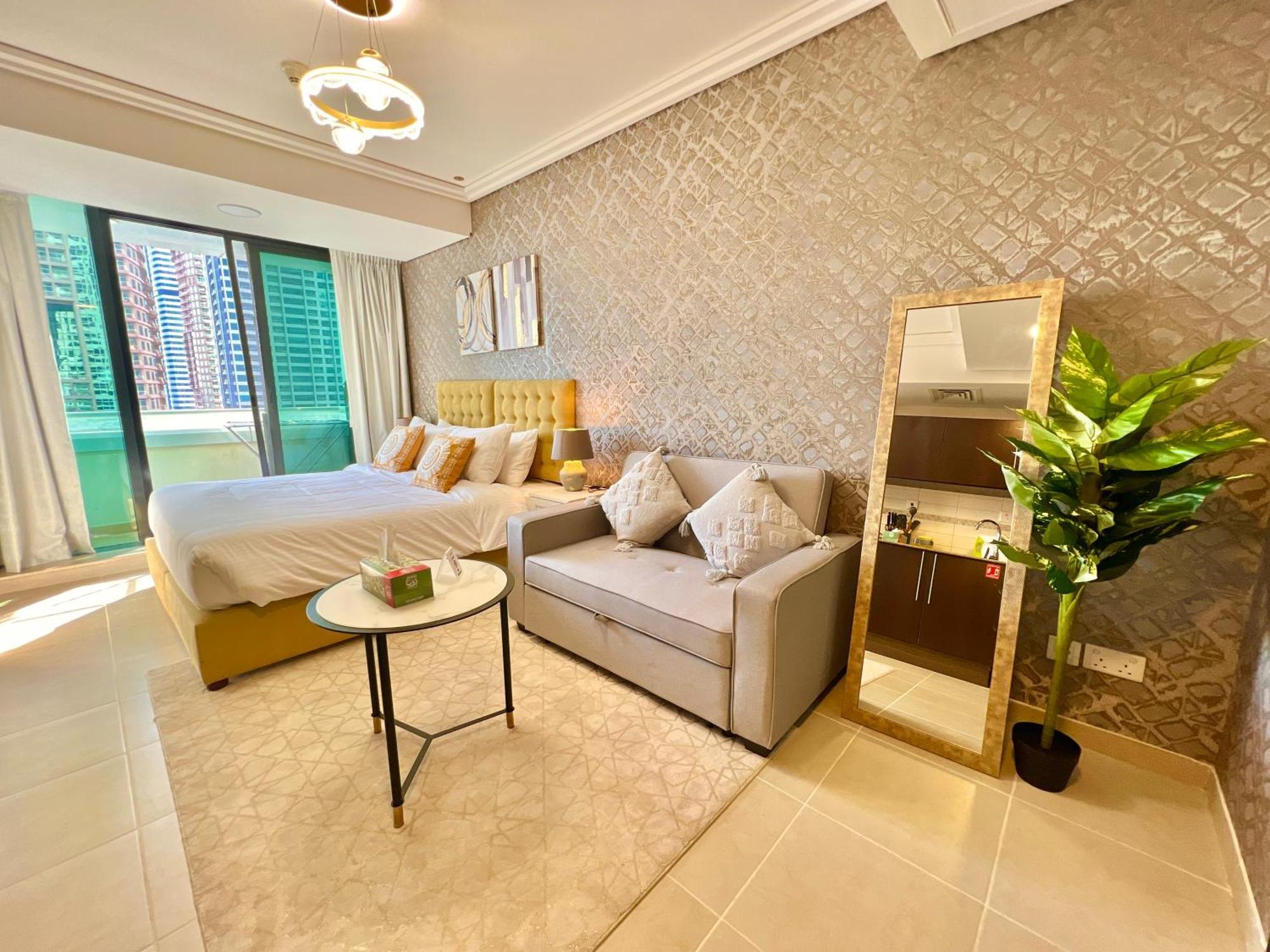 Apartment Cosmos Living Cozy Gcv2 Dubai